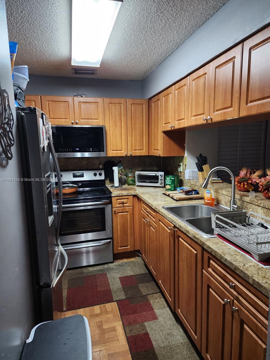 2221 S Sherman Cir #304