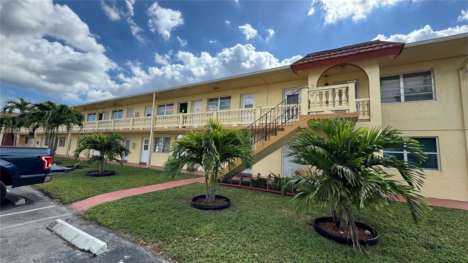 160 NE 203rd Ter #E20