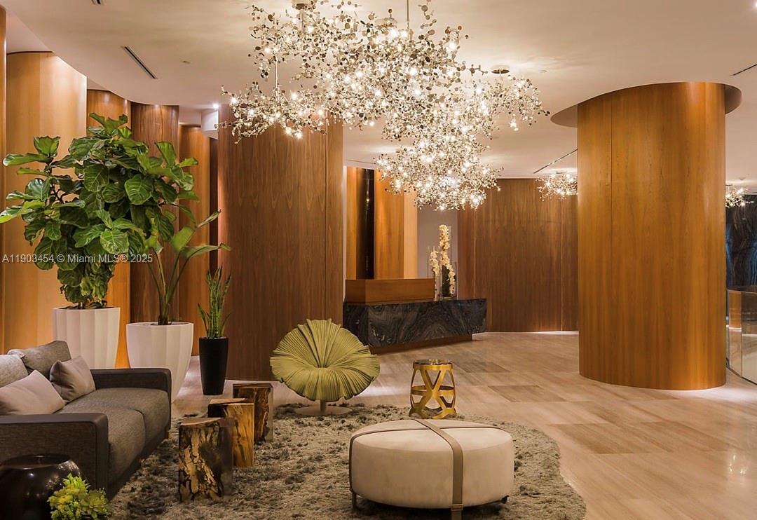 488 NE 18th St #2102 Miami, FL 33132