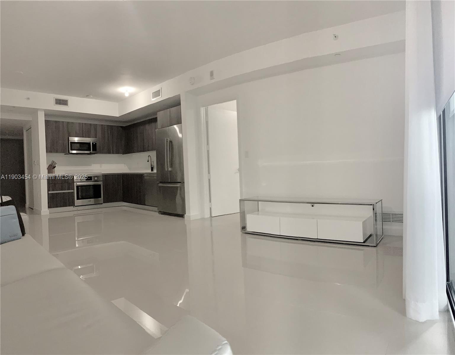 488 NE 18th St #2102 Miami, FL 33132