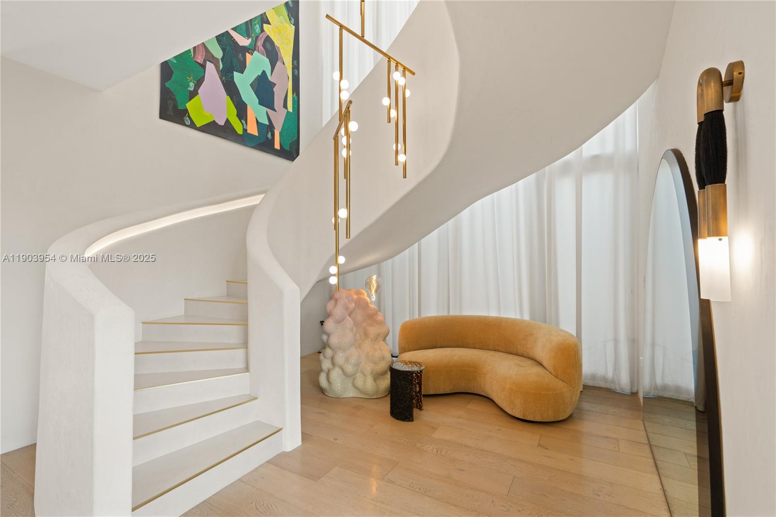 2053 N Bay Rd Miami Beach, FL 33140