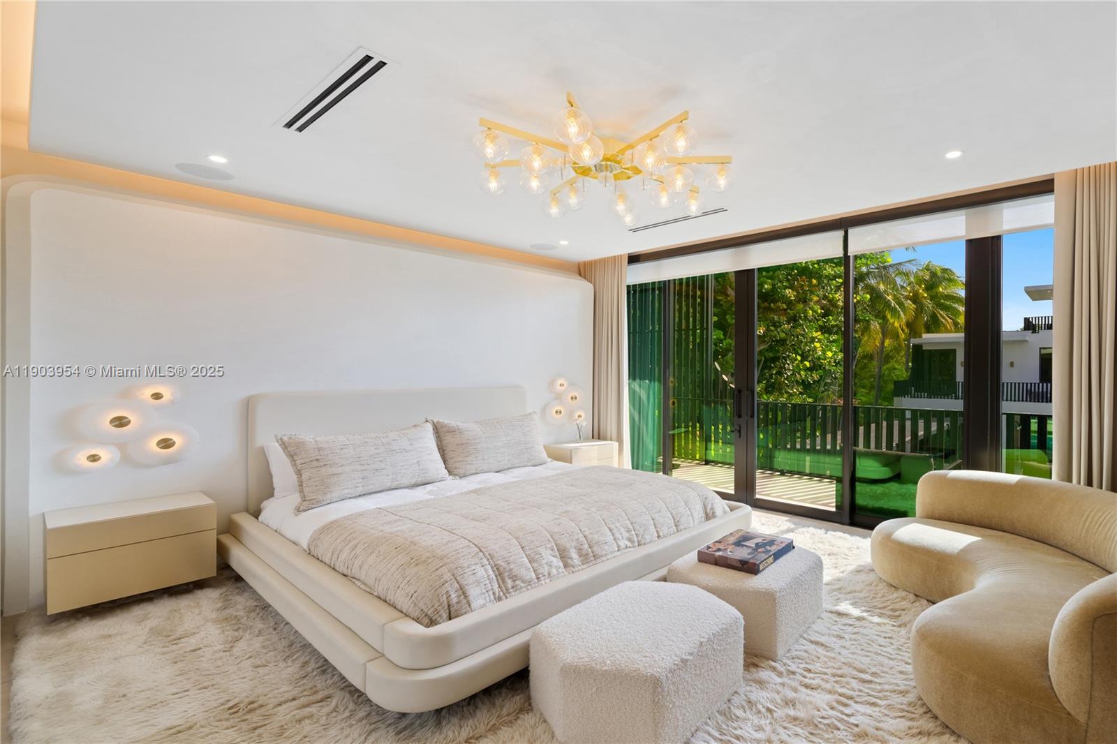 2053 N Bay Rd Miami Beach, FL 33140