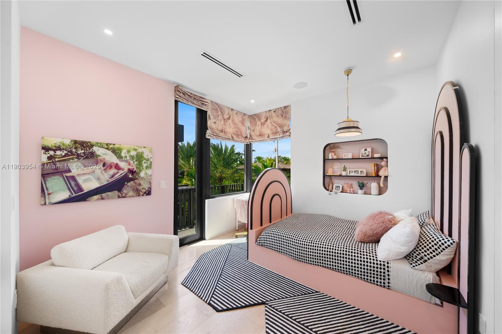 2053 N Bay Rd Miami Beach, FL 33140