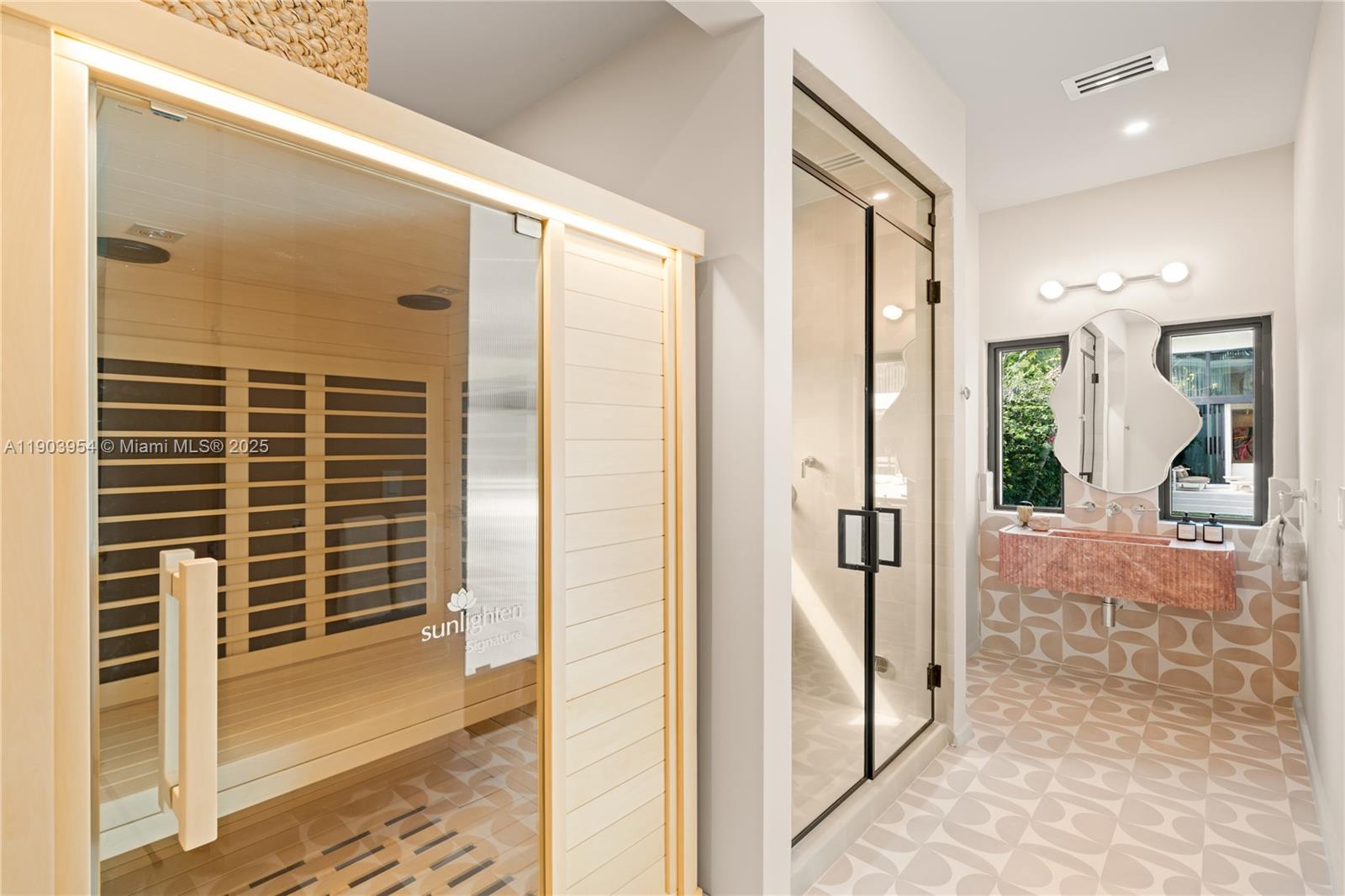 2053 N Bay Rd Miami Beach, FL 33140