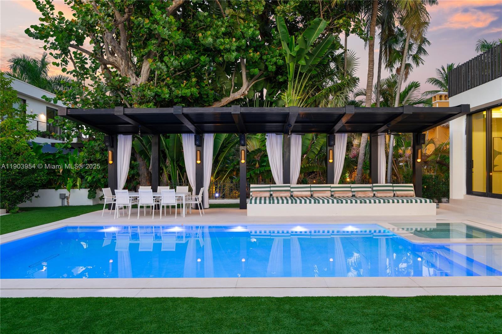 2053 N Bay Rd Miami Beach, FL 33140