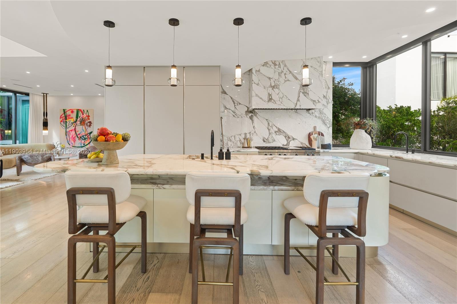 2053 N Bay Rd Miami Beach, FL 33140