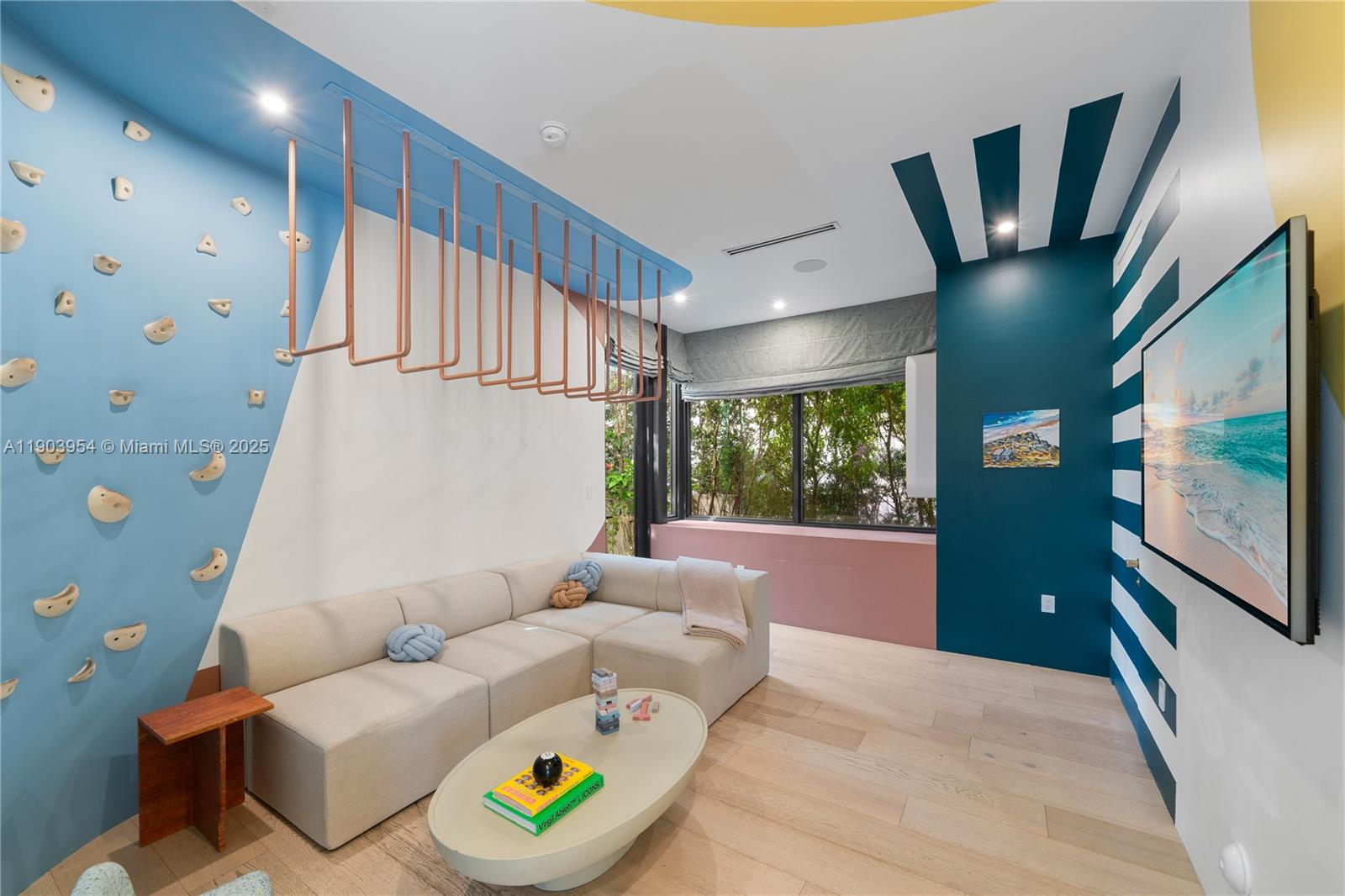 2053 N Bay Rd Miami Beach, FL 33140