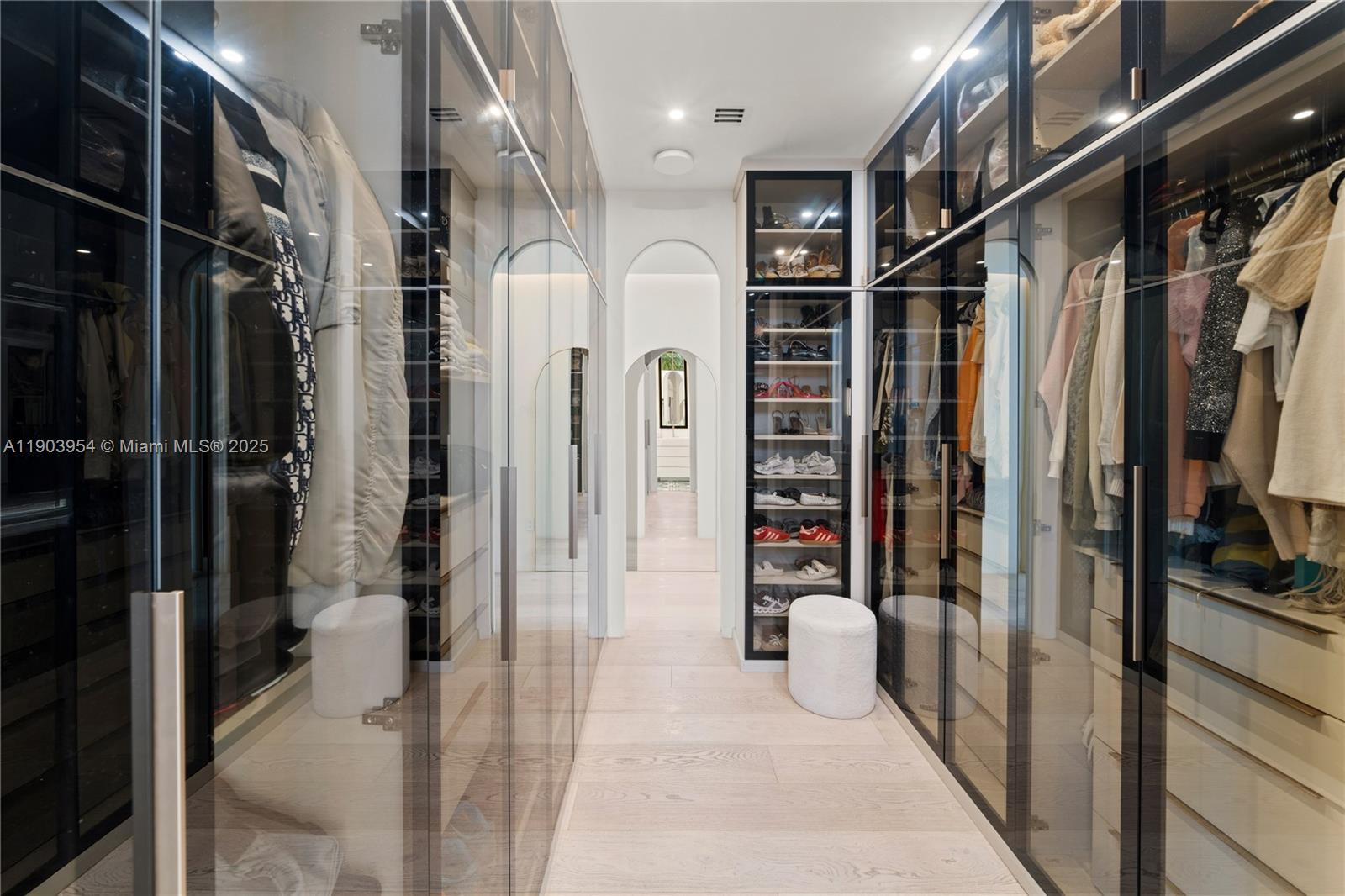 2053 N Bay Rd Miami Beach, FL 33140