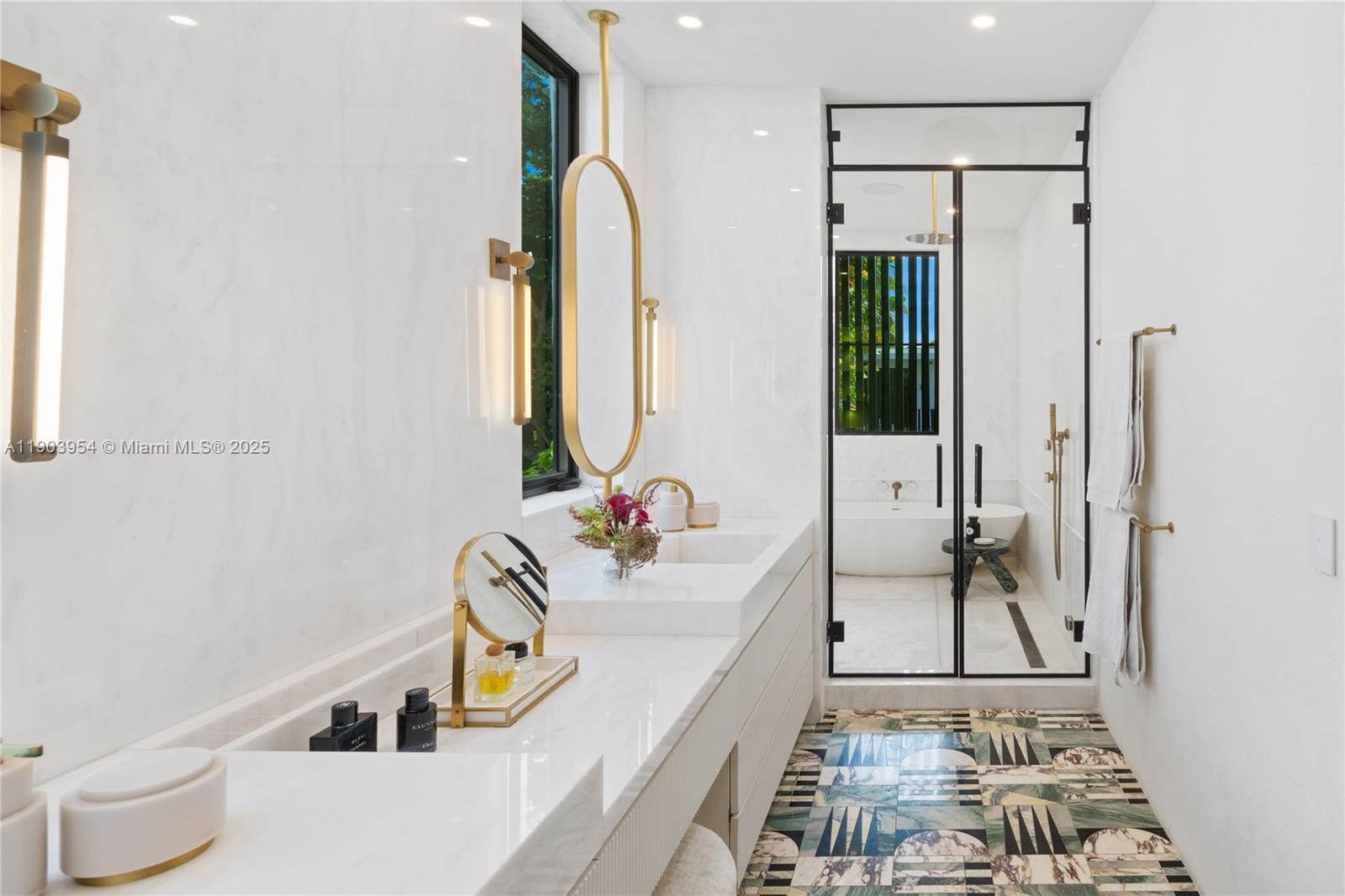 2053 N Bay Rd Miami Beach, FL 33140