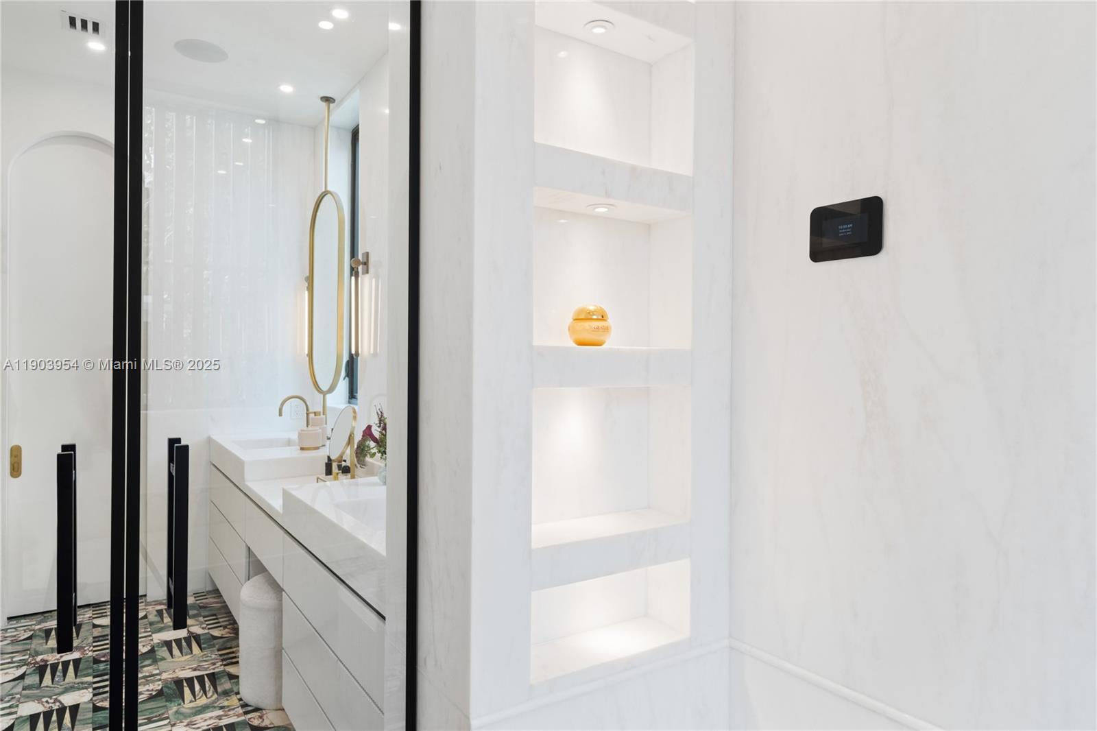 2053 N Bay Rd Miami Beach, FL 33140