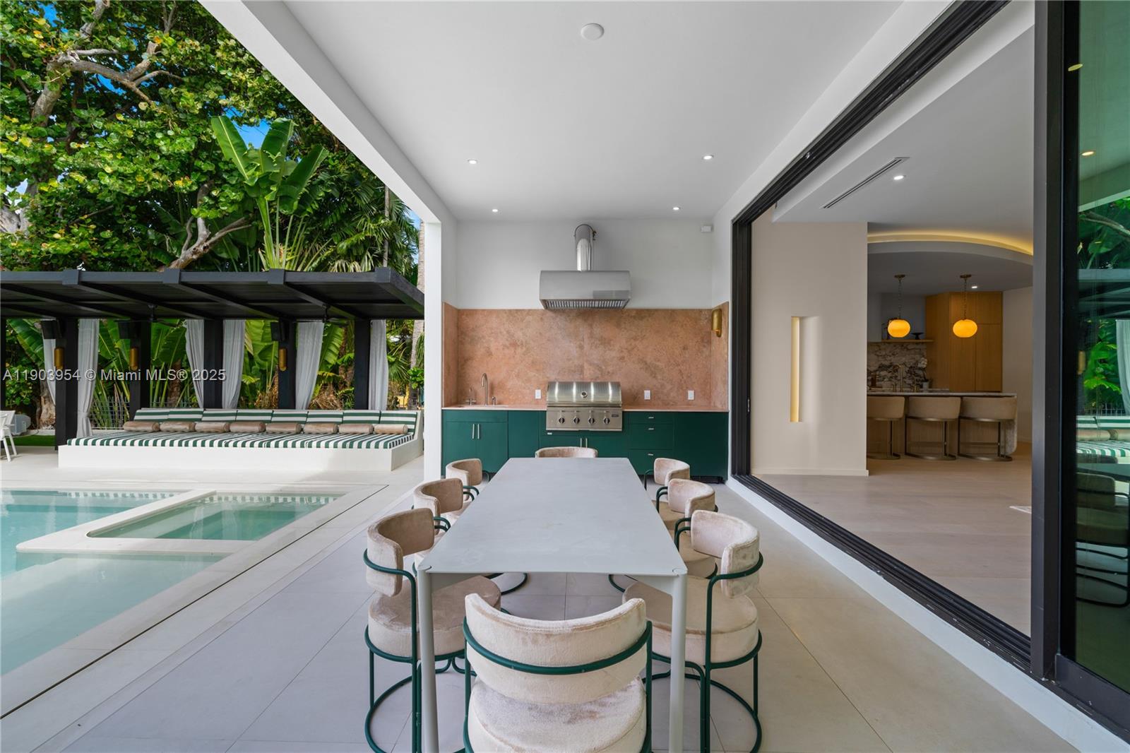 2053 N Bay Rd Miami Beach, FL 33140