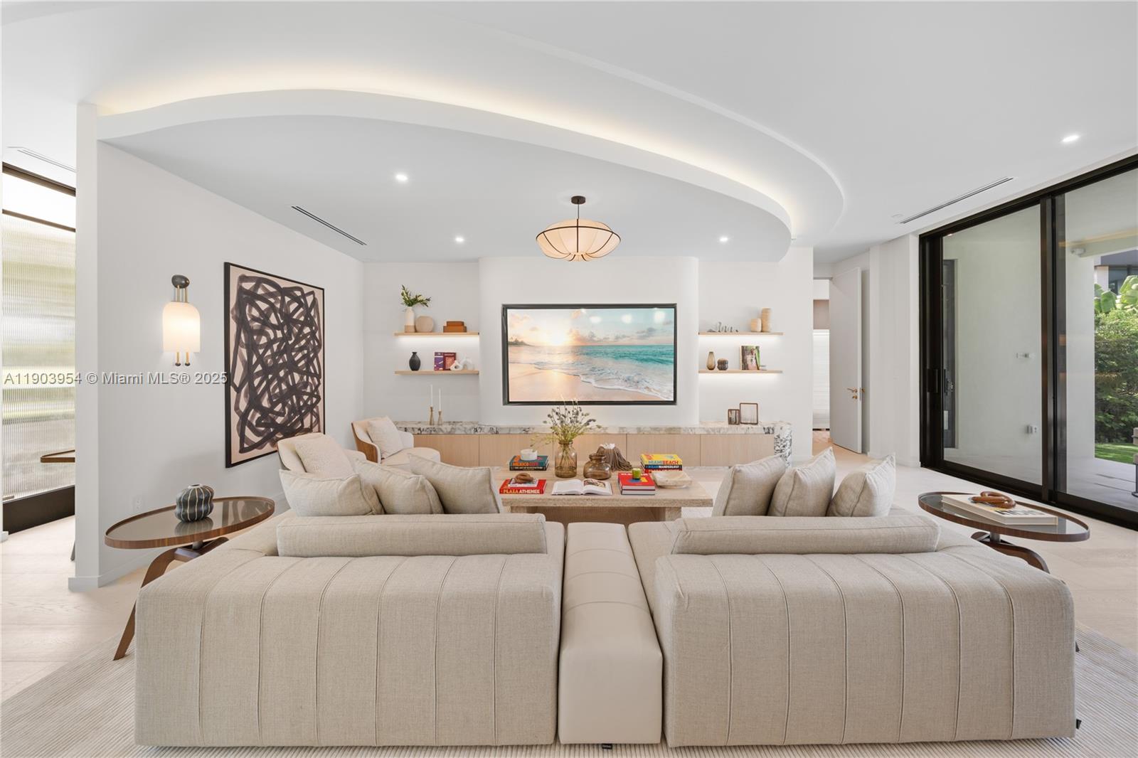 2053 N Bay Rd Miami Beach, FL 33140