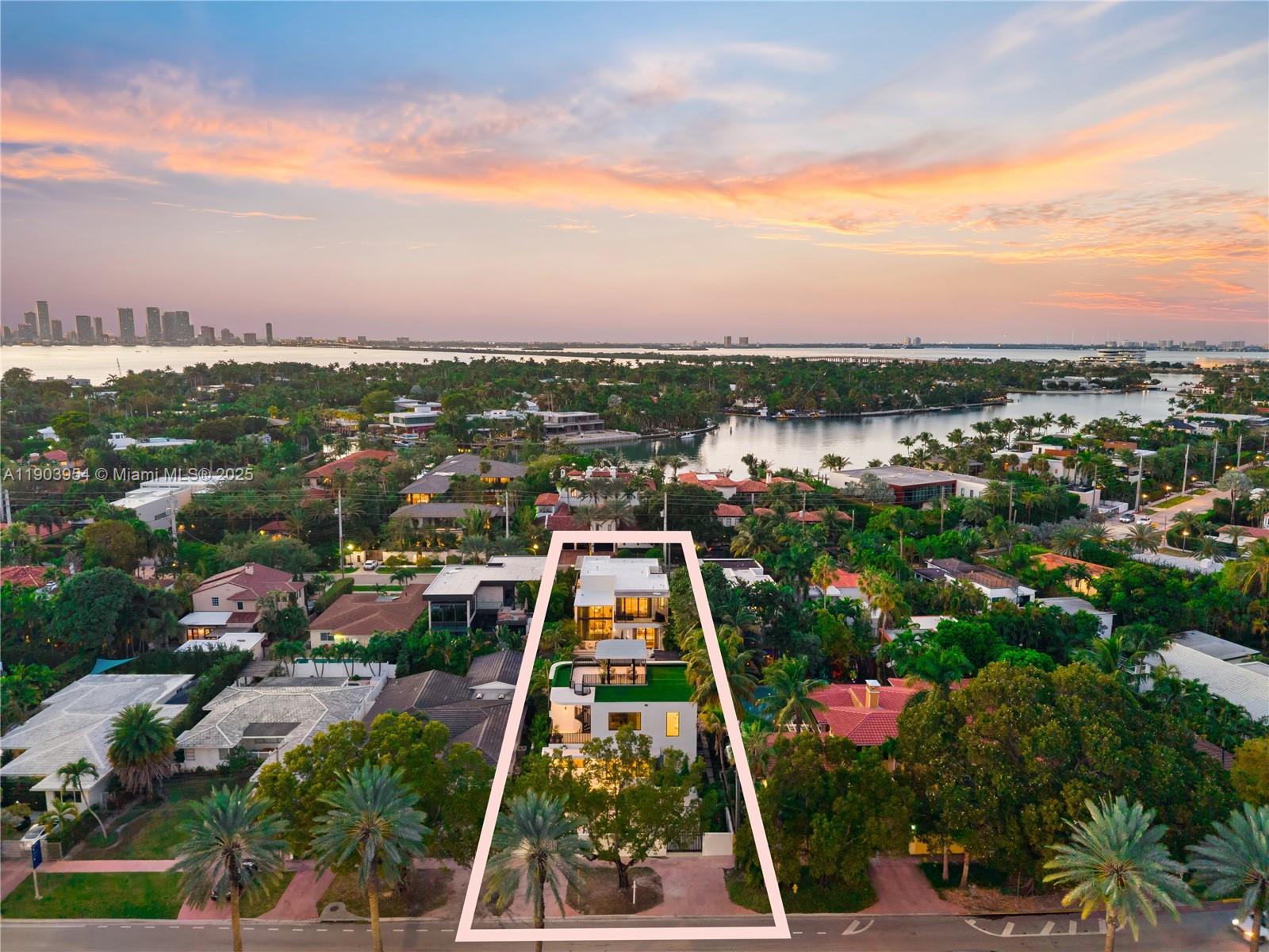 2053 N Bay Rd Miami Beach, FL 33140