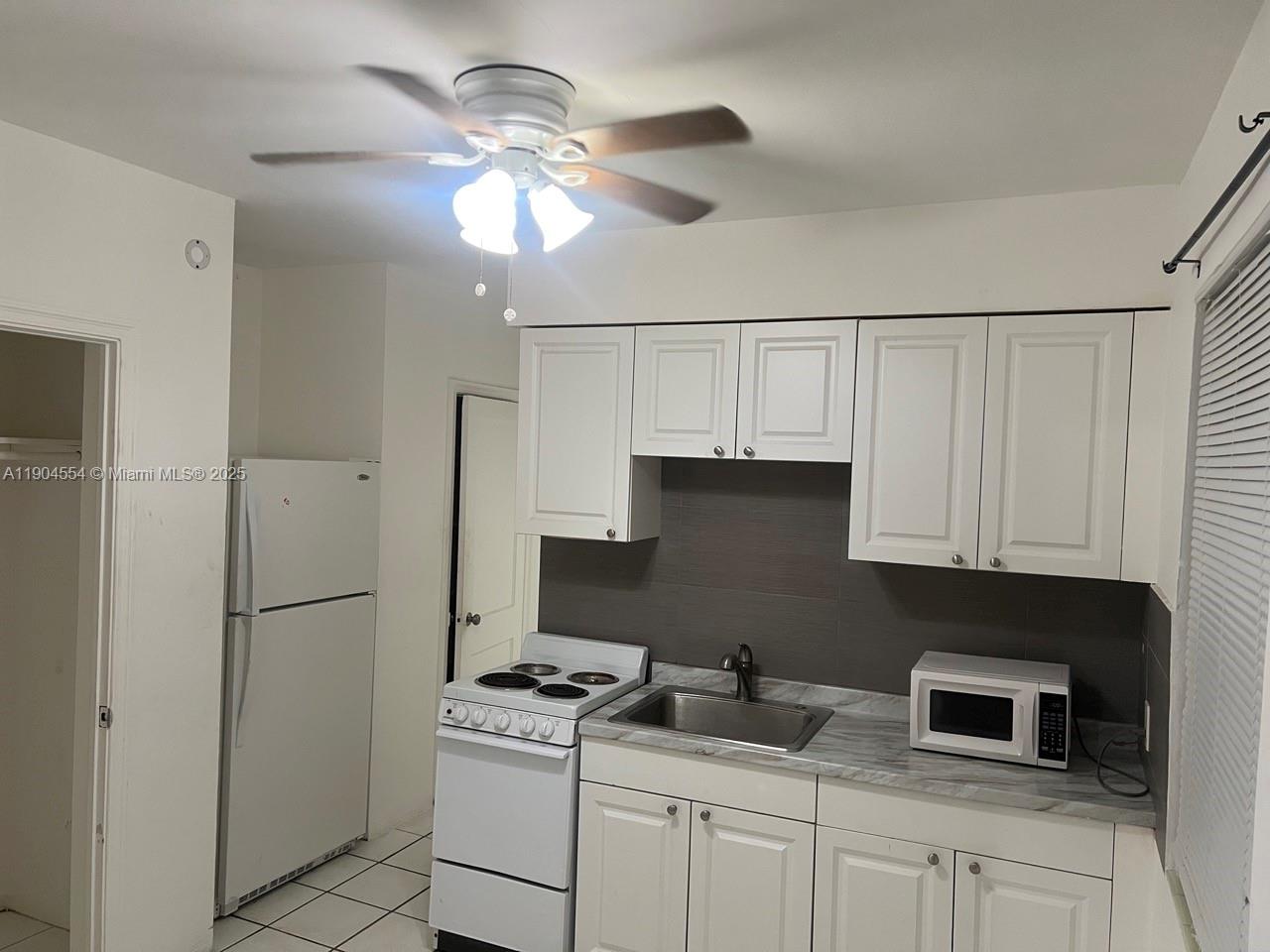 1931 Jefferson St #E