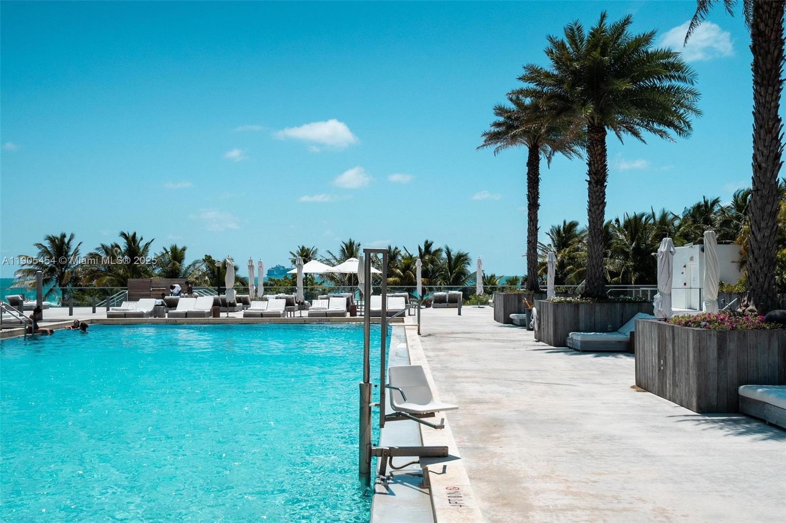 image Roney Palace Condo29