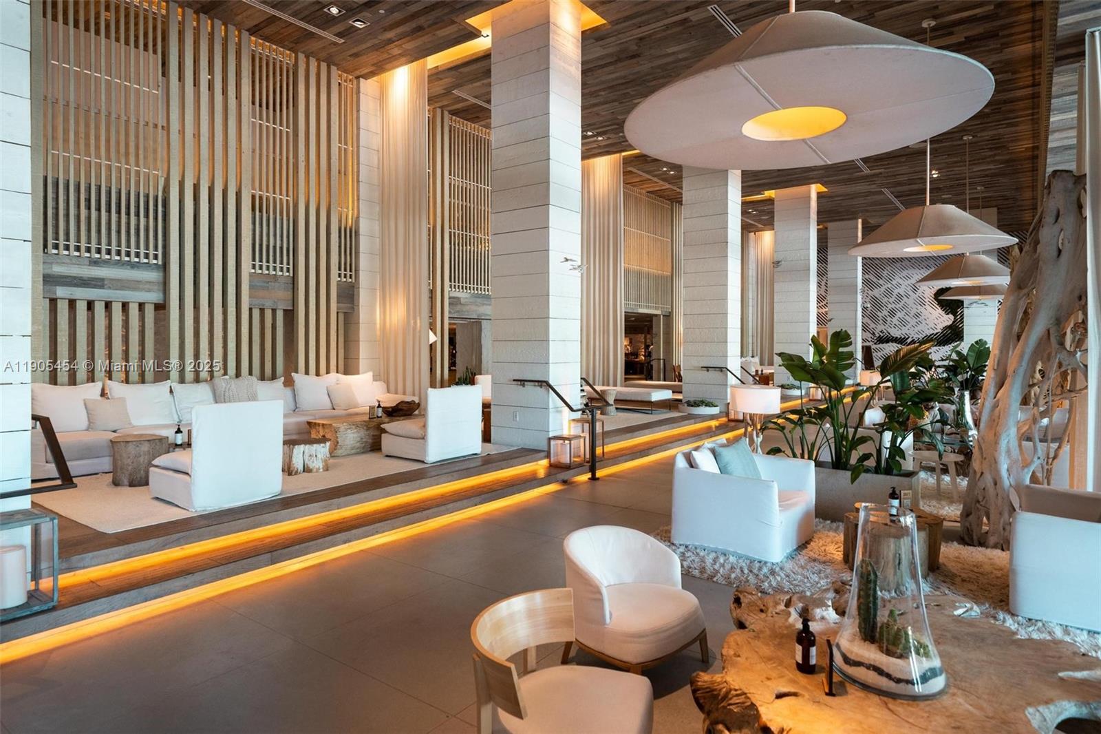 image Roney Palace Condo38