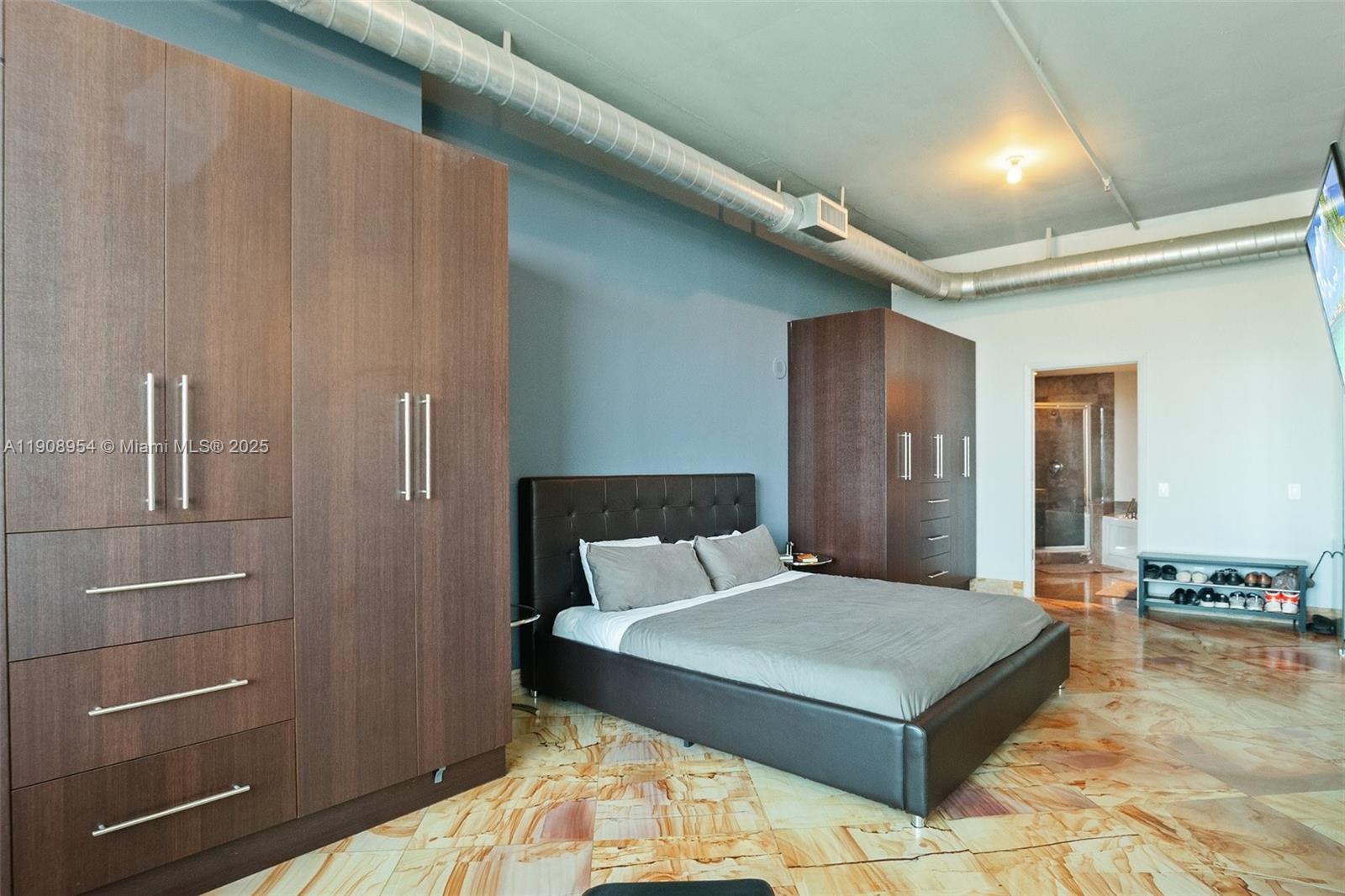 image UPTOWN MARINA16