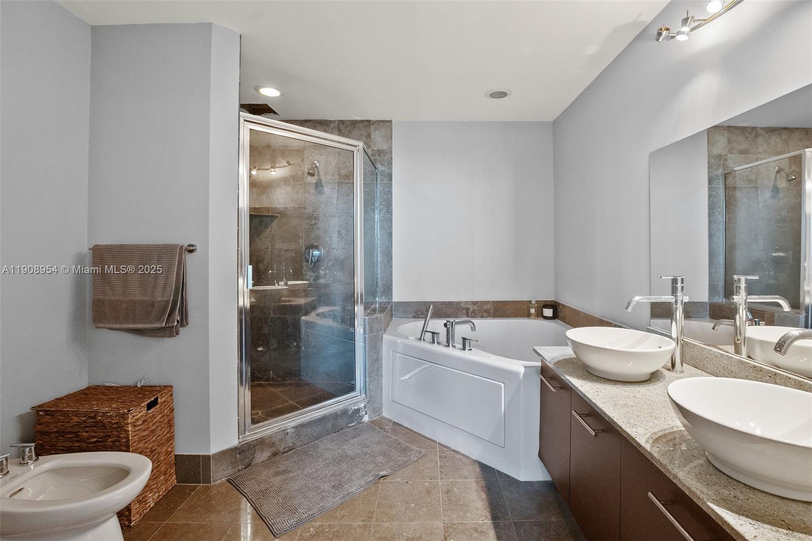 image UPTOWN MARINA18