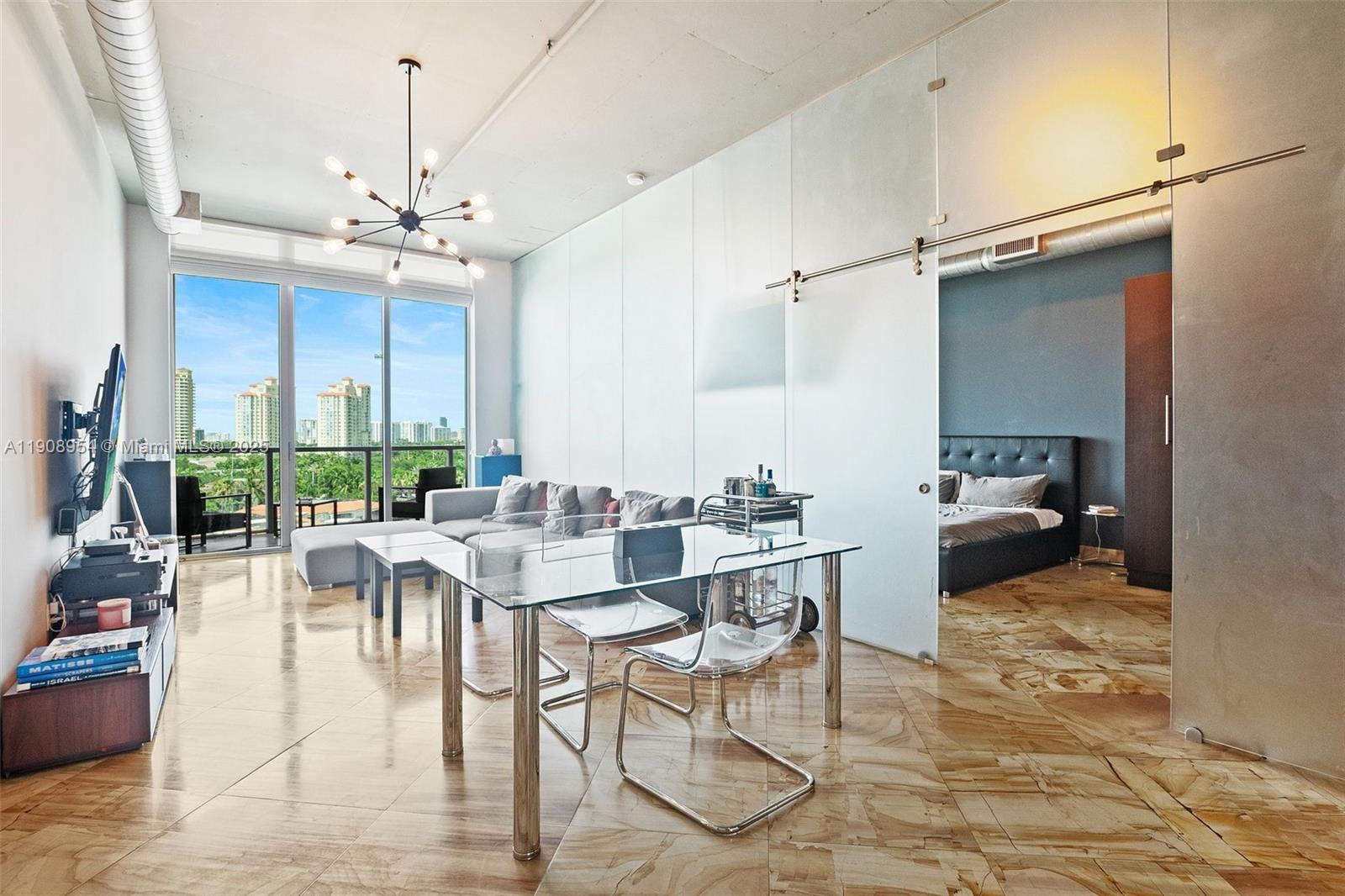 image UPTOWN MARINA3