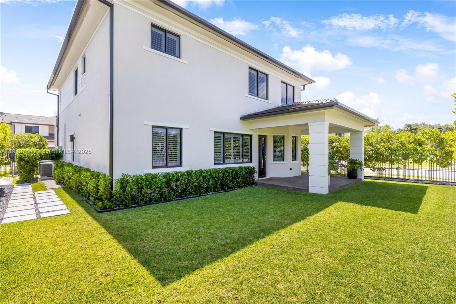 12021 SW 82nd Pl Miami, FL 33156