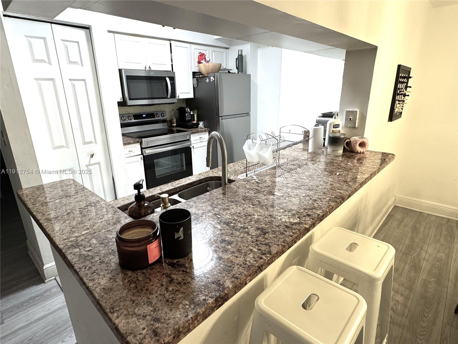 image Porto Bellagio Condo9