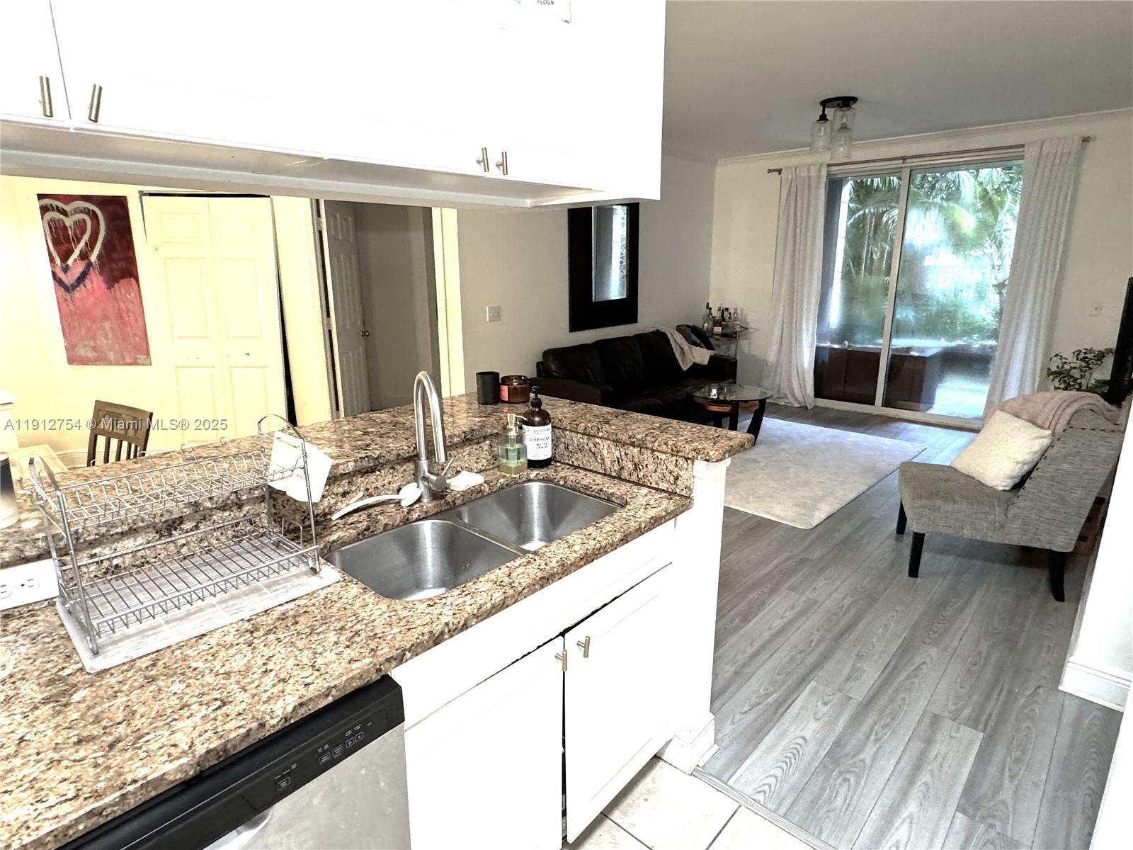 image Porto Bellagio Condo11