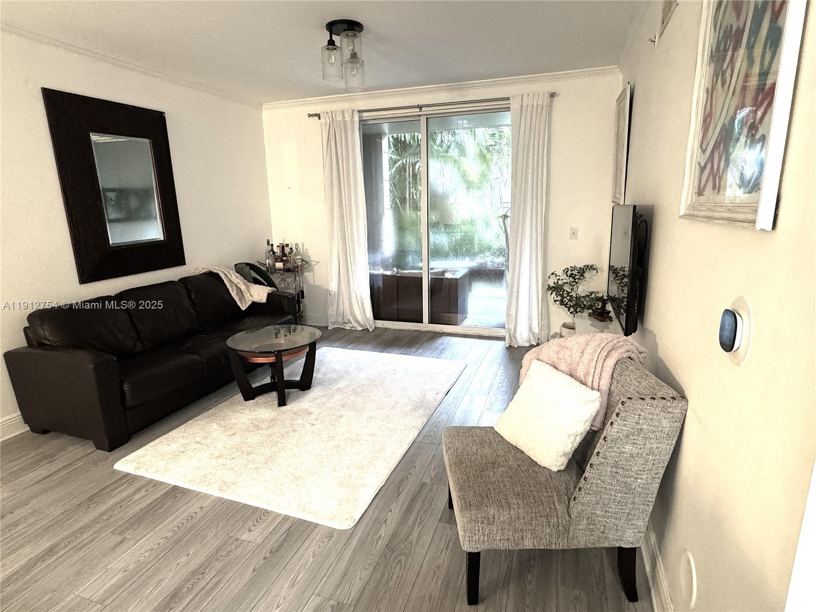 image Porto Bellagio Condo2