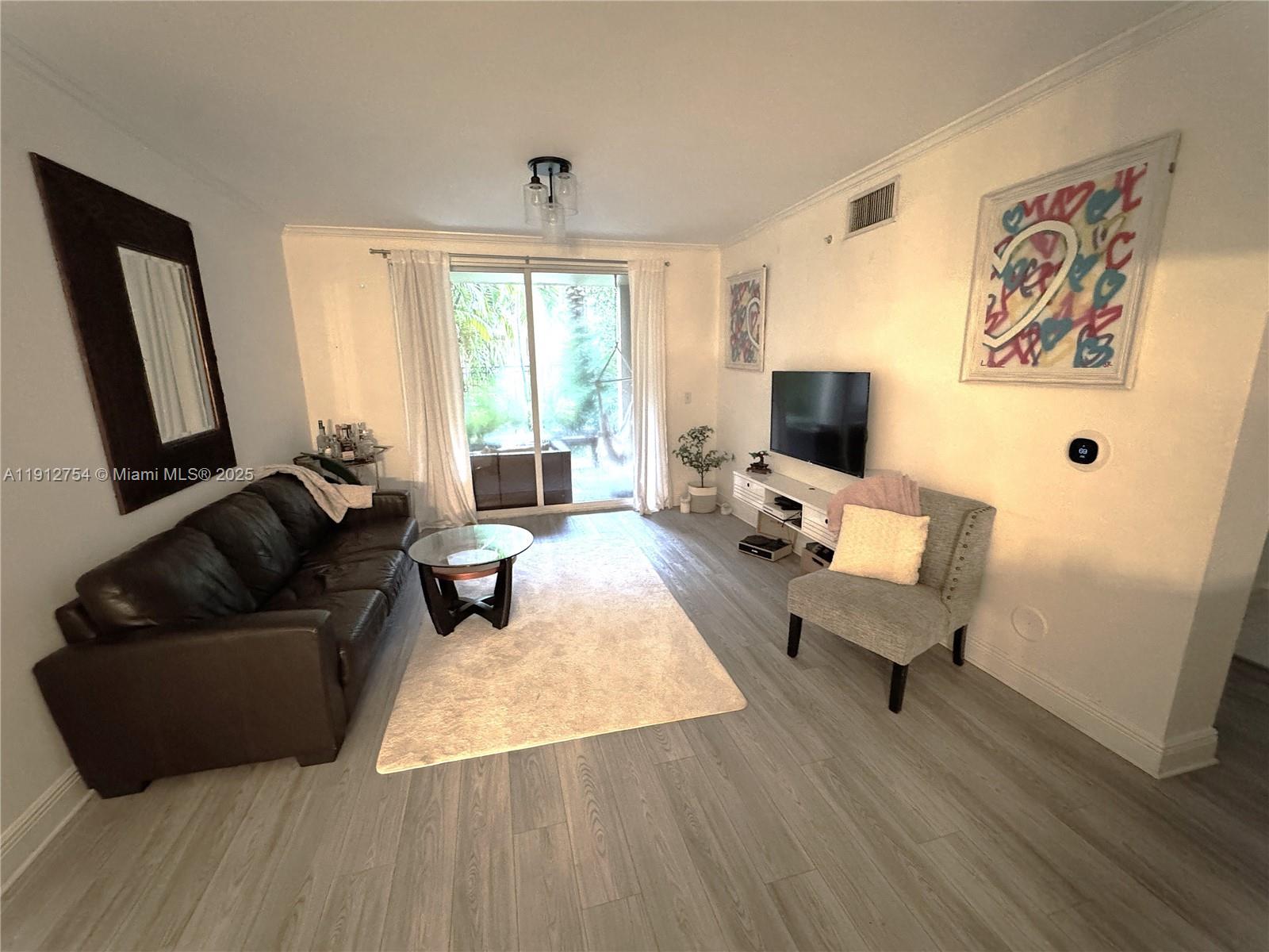 image Porto Bellagio Condo3