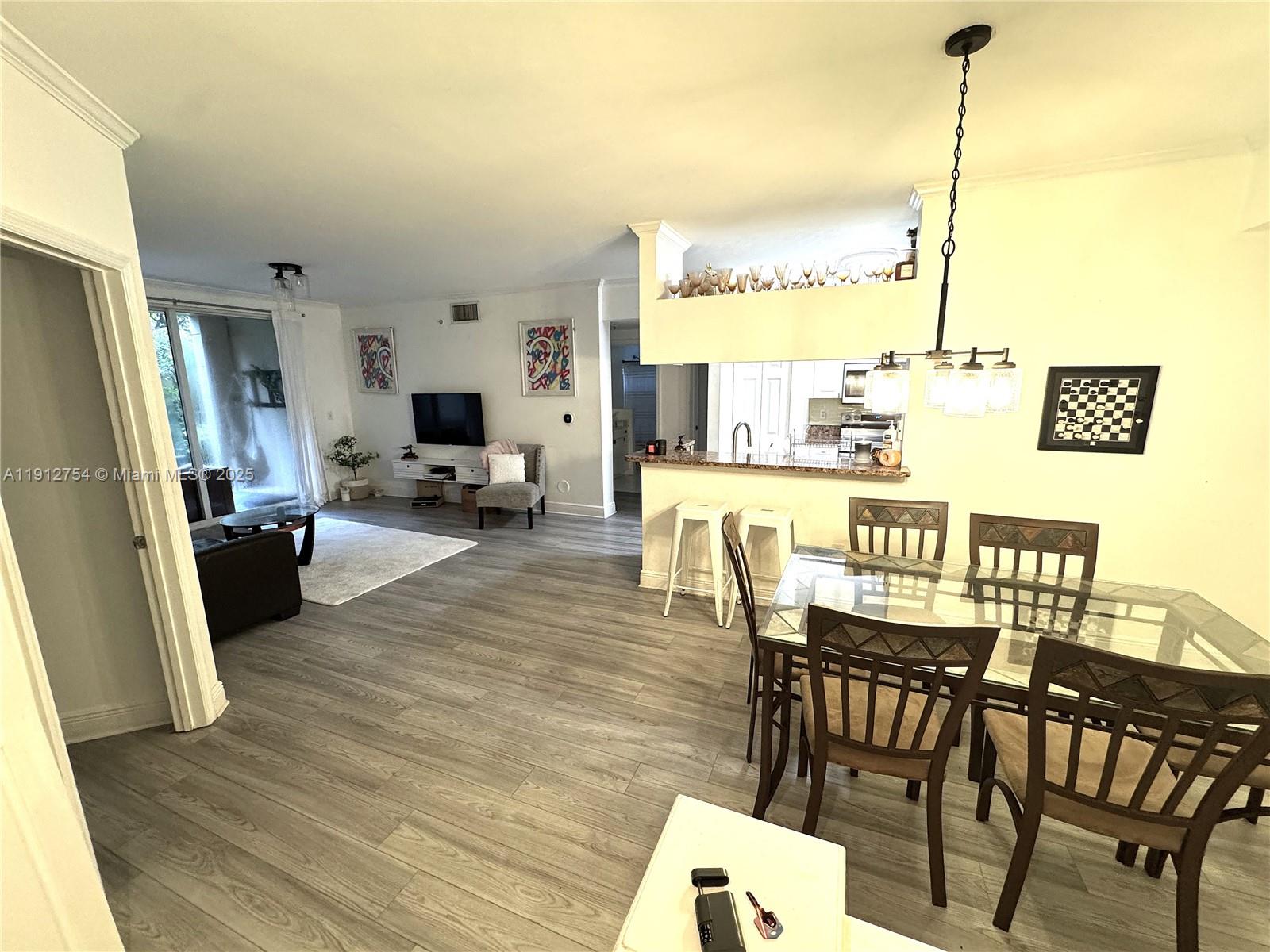 image Porto Bellagio Condo5