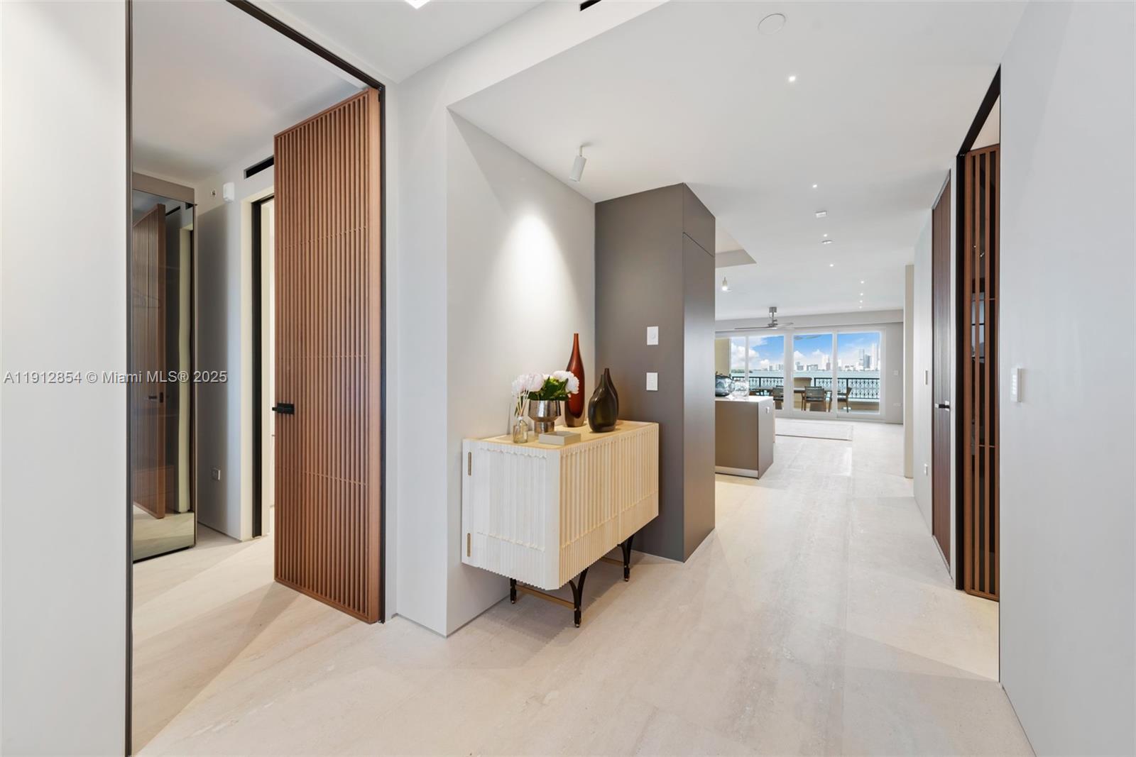 4922 Fisher Is Dr #4922 Miami Beach, FL 33109