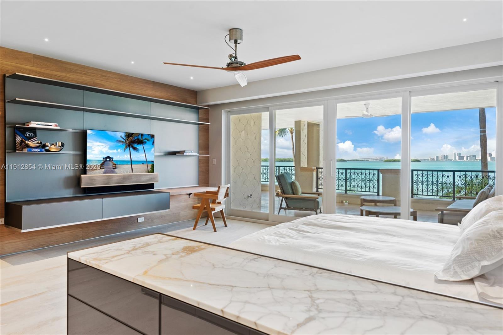 4922 Fisher Is Dr #4922 Miami Beach, FL 33109