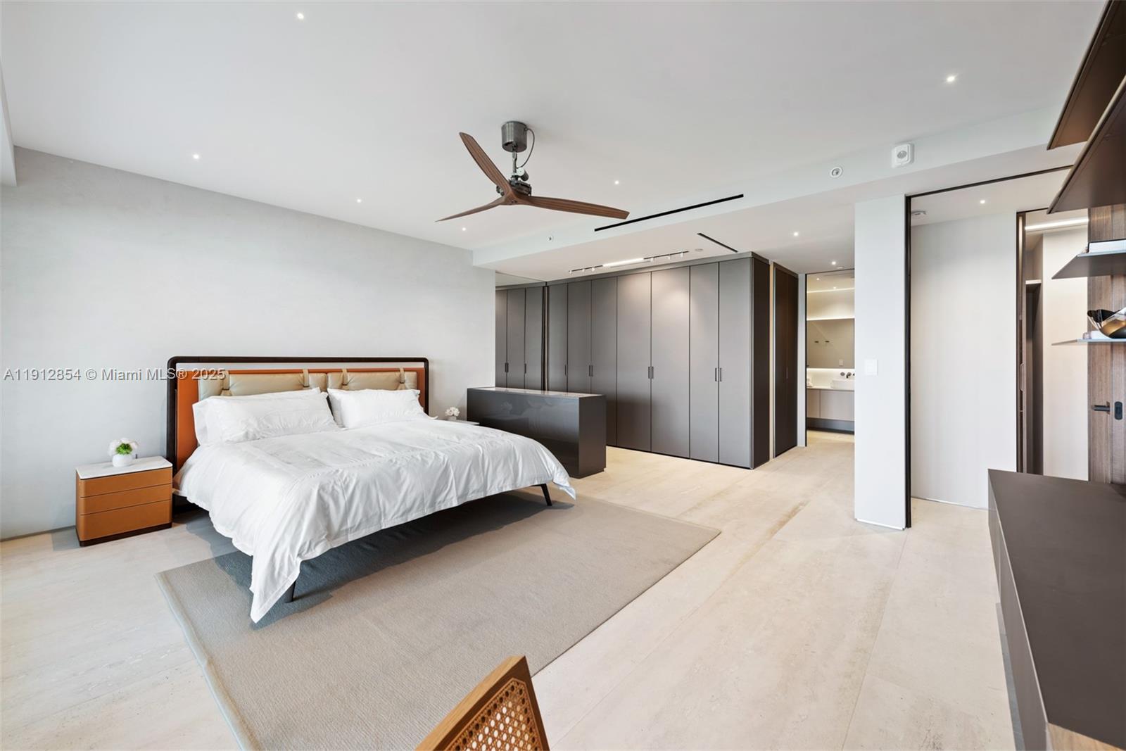 4922 Fisher Is Dr #4922 Miami Beach, FL 33109