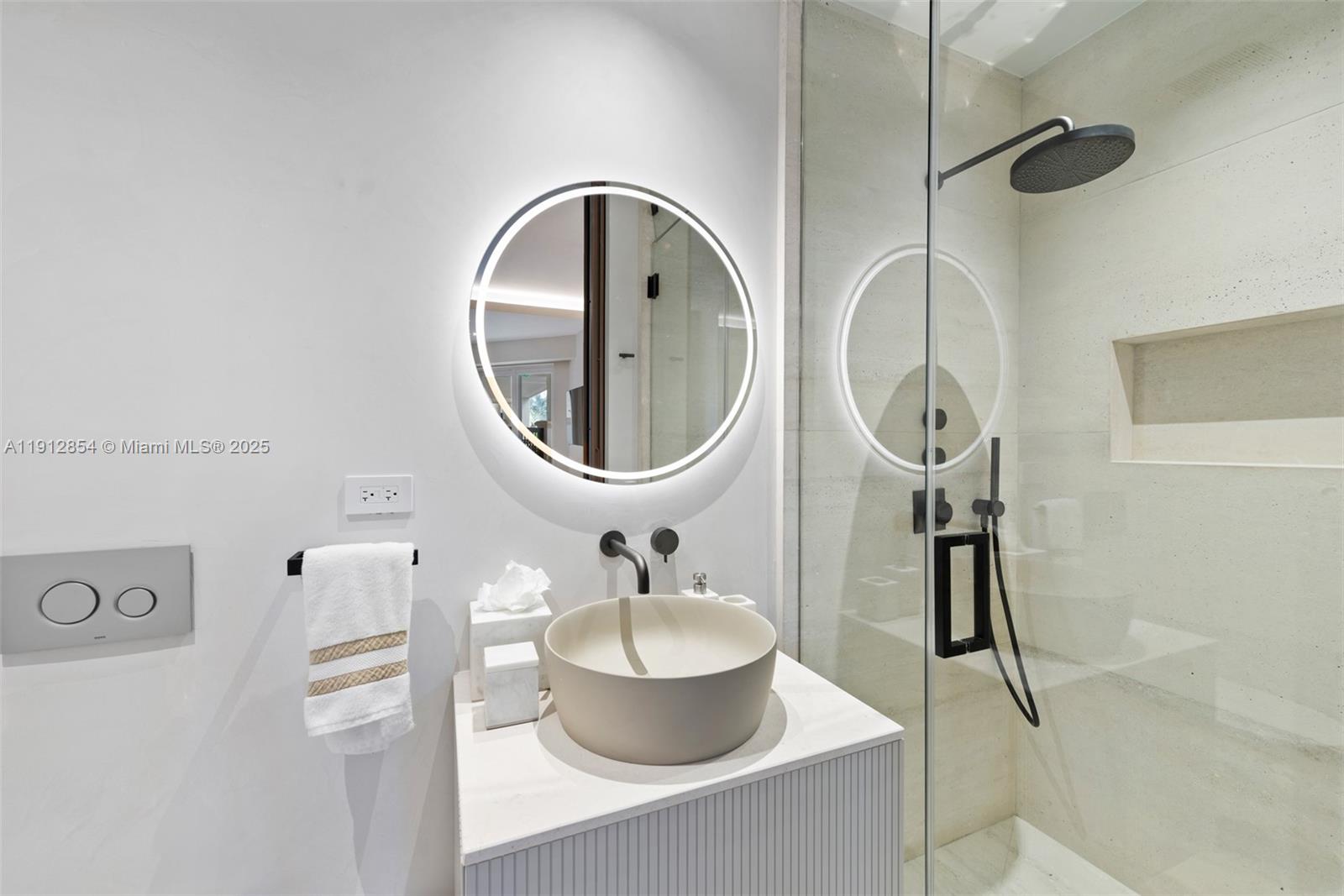 4922 Fisher Is Dr #4922 Miami Beach, FL 33109