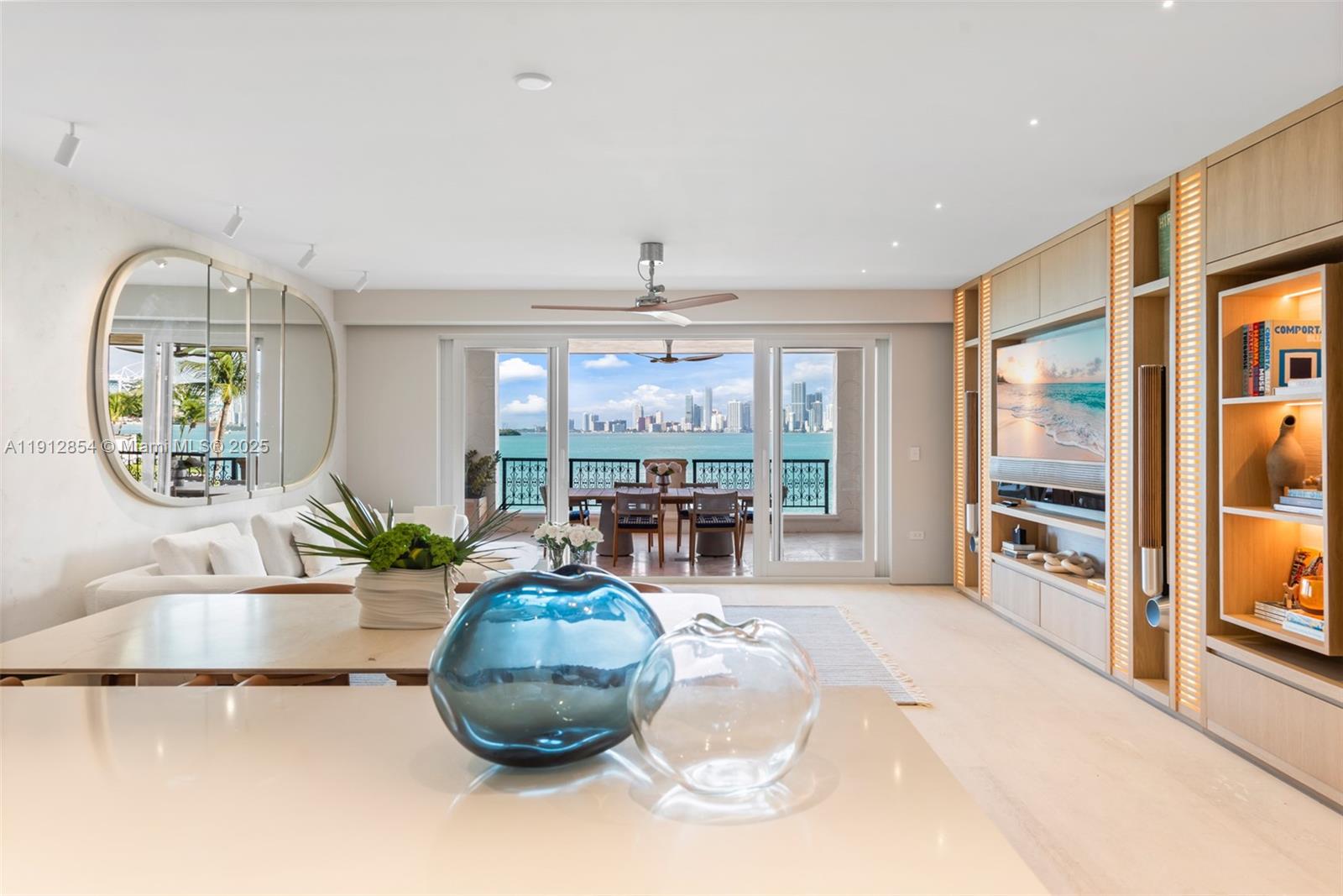 4922 Fisher Is Dr #4922 Miami Beach, FL 33109