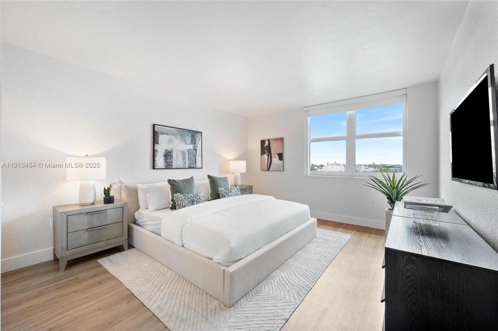 10350 W Bay Hbr Dr #10K Bay Harbor Islands, FL 33154