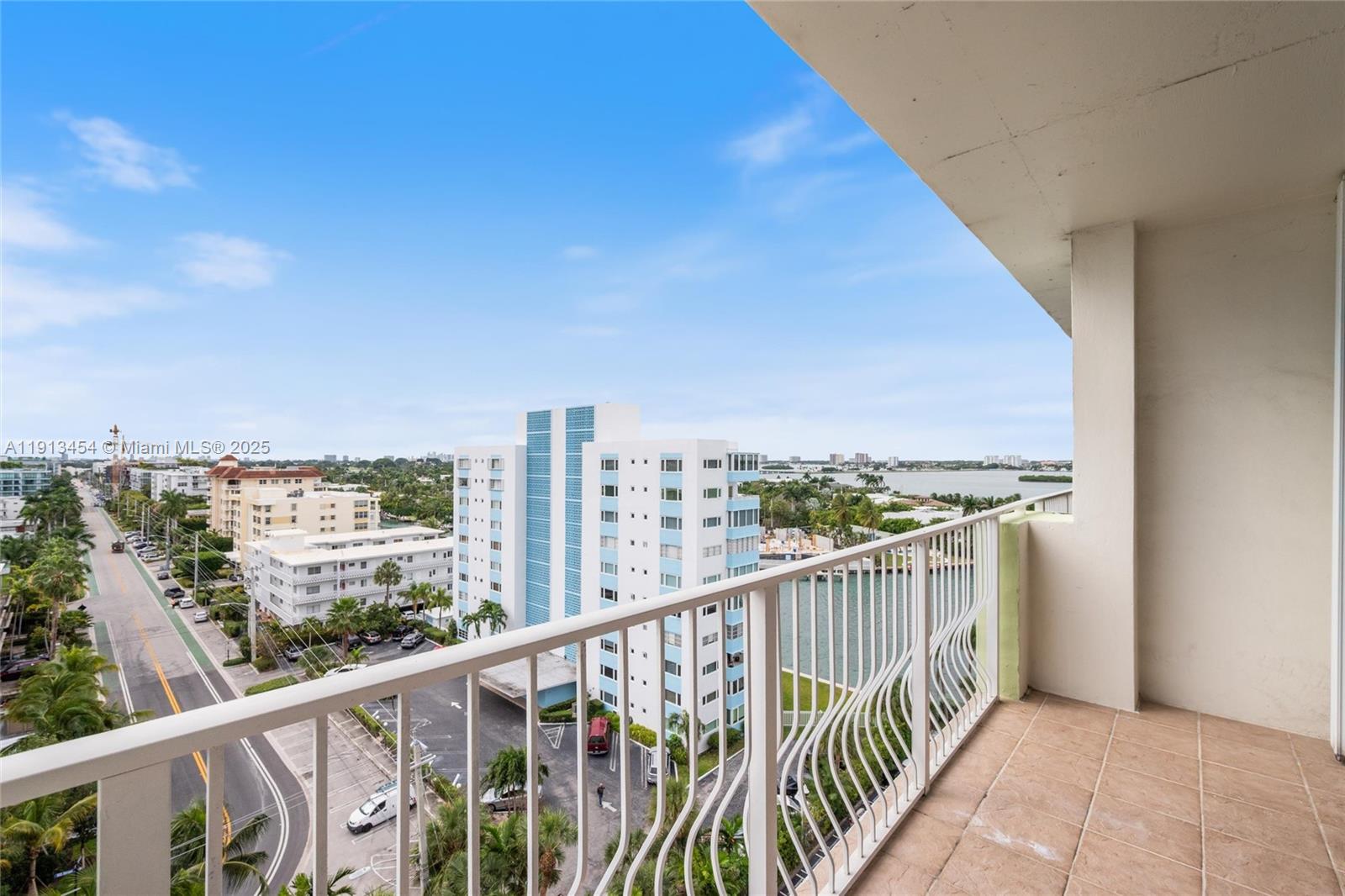 10350 W Bay Hbr Dr #10K Bay Harbor Islands, FL 33154