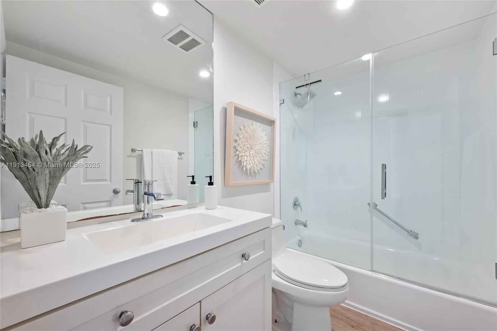 10350 W Bay Hbr Dr #10K Bay Harbor Islands, FL 33154