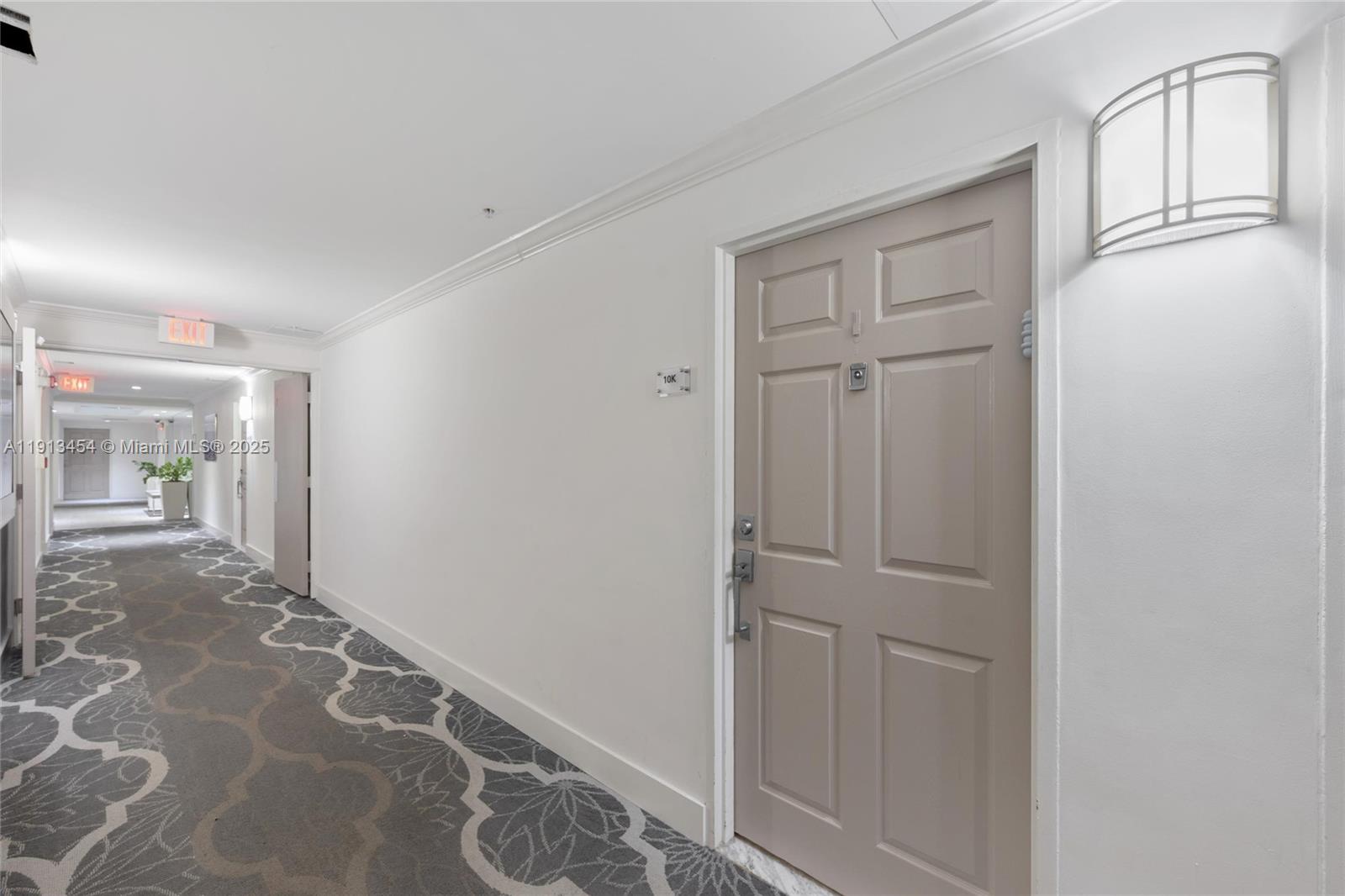 10350 W Bay Hbr Dr #10K Bay Harbor Islands, FL 33154