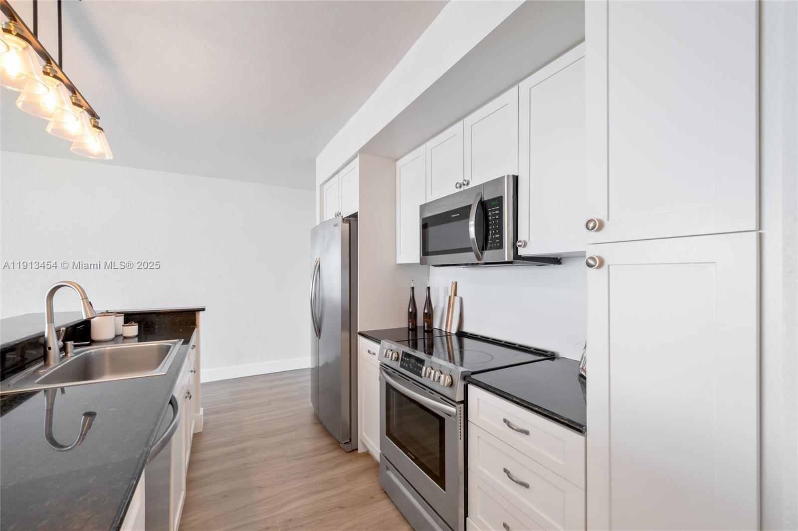 10350 W Bay Hbr Dr #10K Bay Harbor Islands, FL 33154