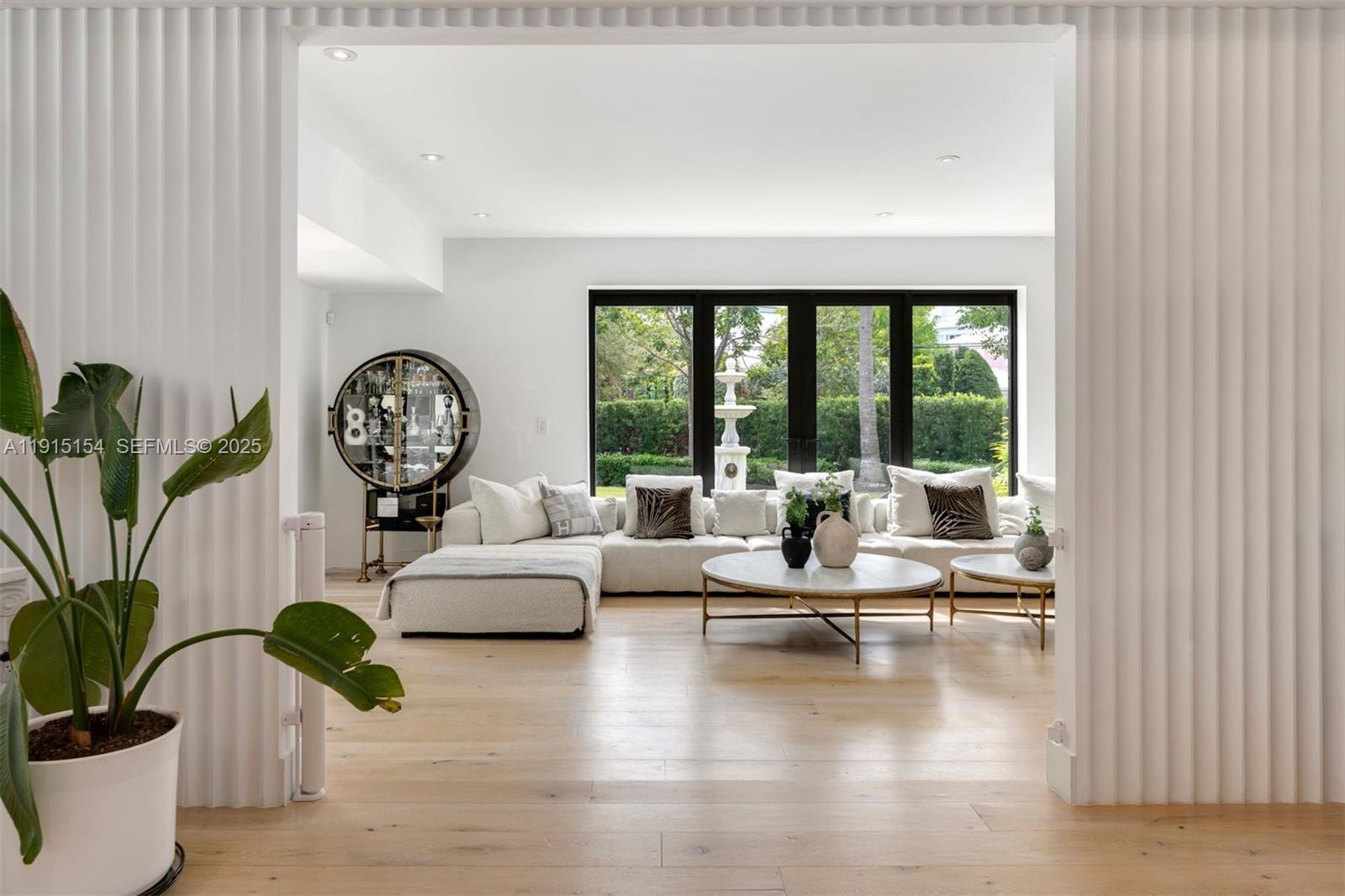 795 Lakeview Dr Miami Beach, FL 33140