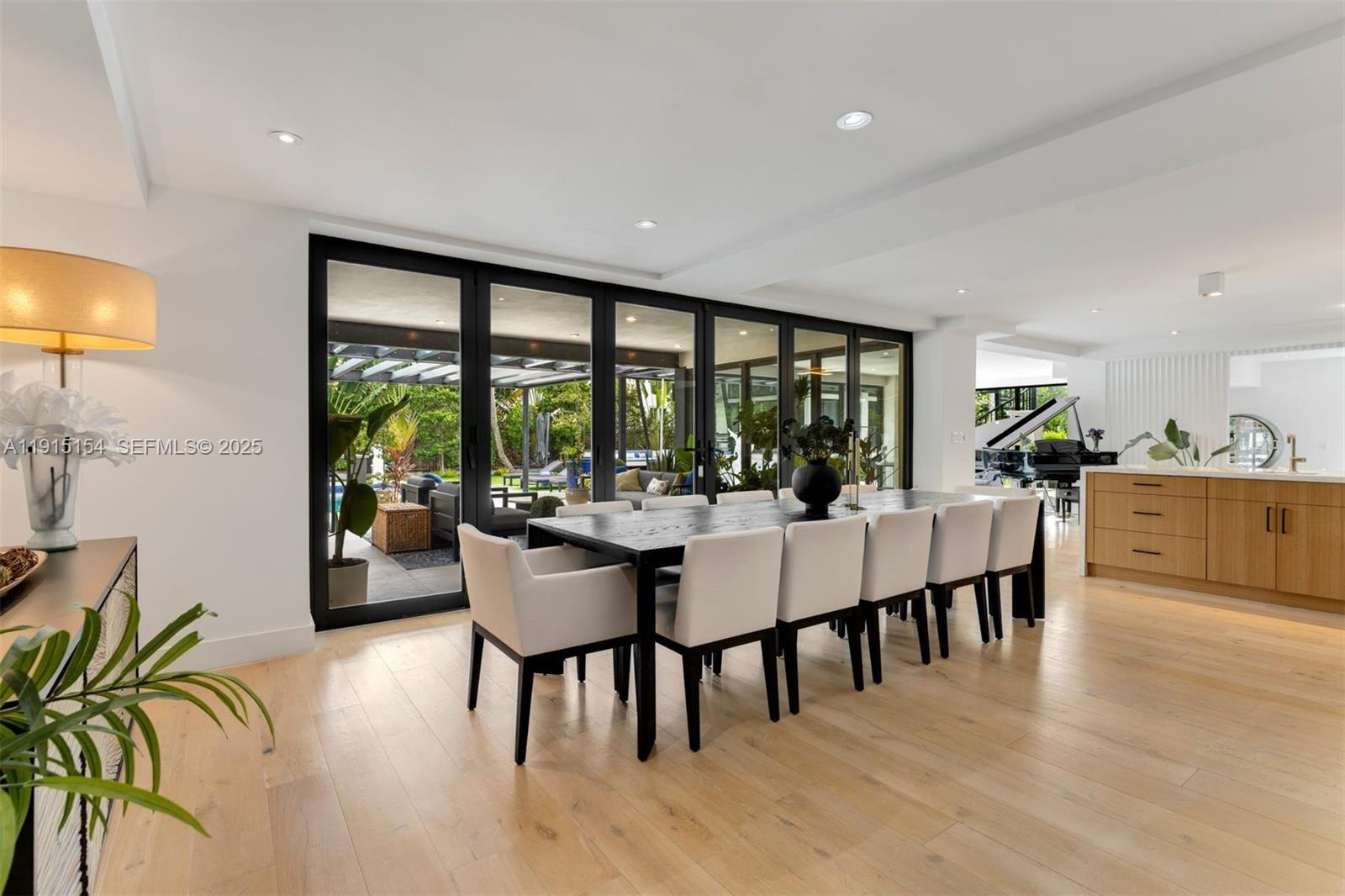 795 Lakeview Dr Miami Beach, FL 33140