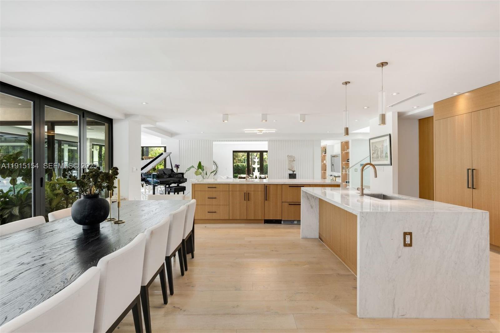 795 Lakeview Dr Miami Beach, FL 33140