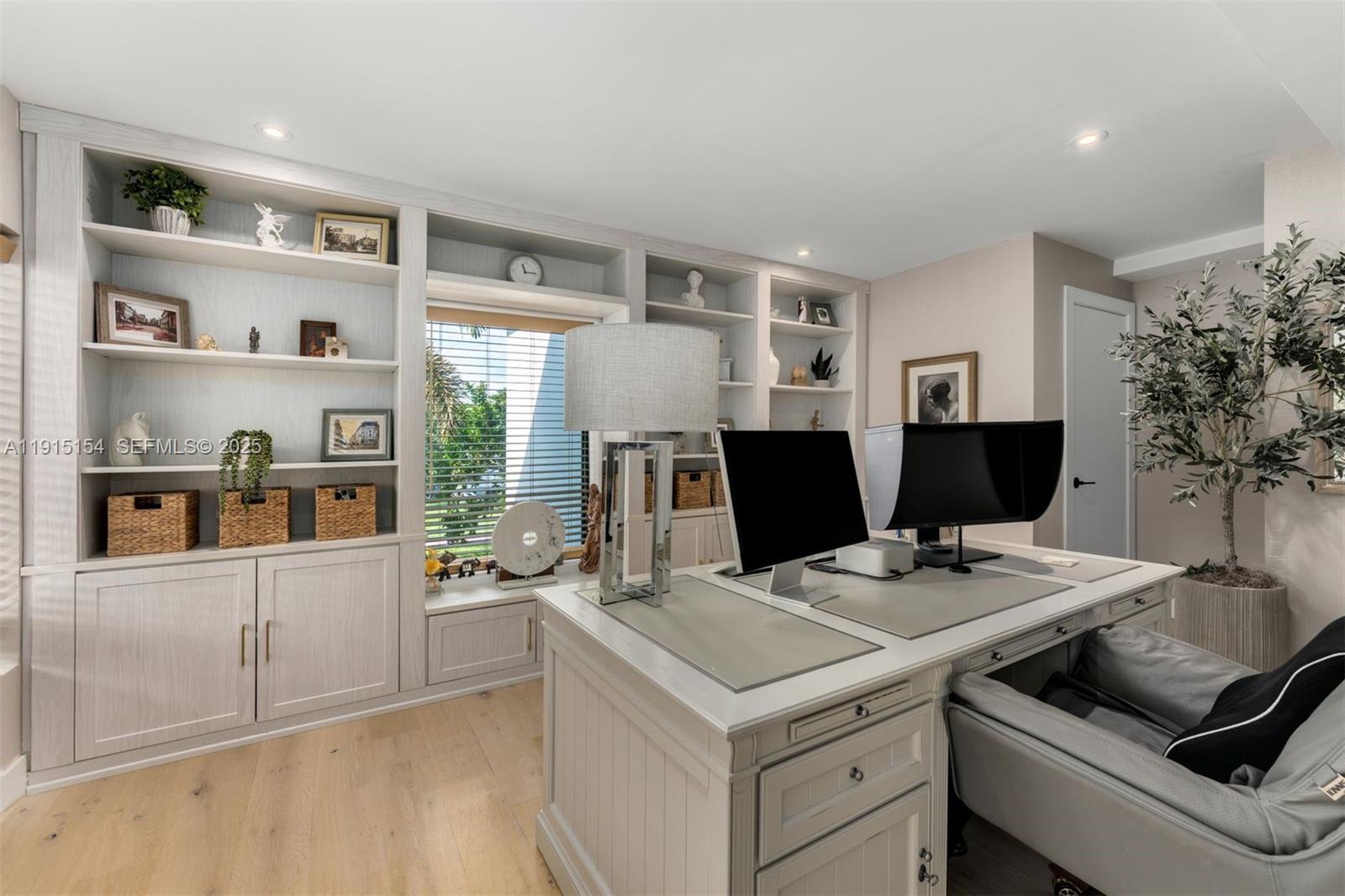 795 Lakeview Dr Miami Beach, FL 33140