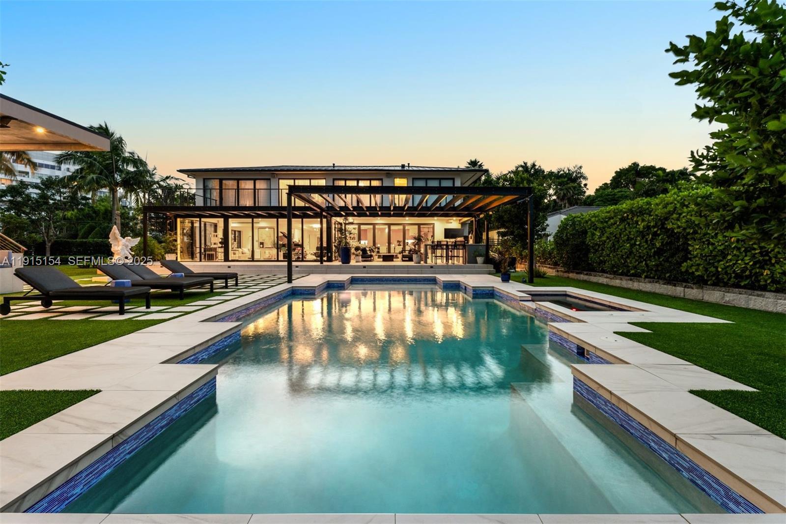 795 Lakeview Dr Miami Beach, FL 33140