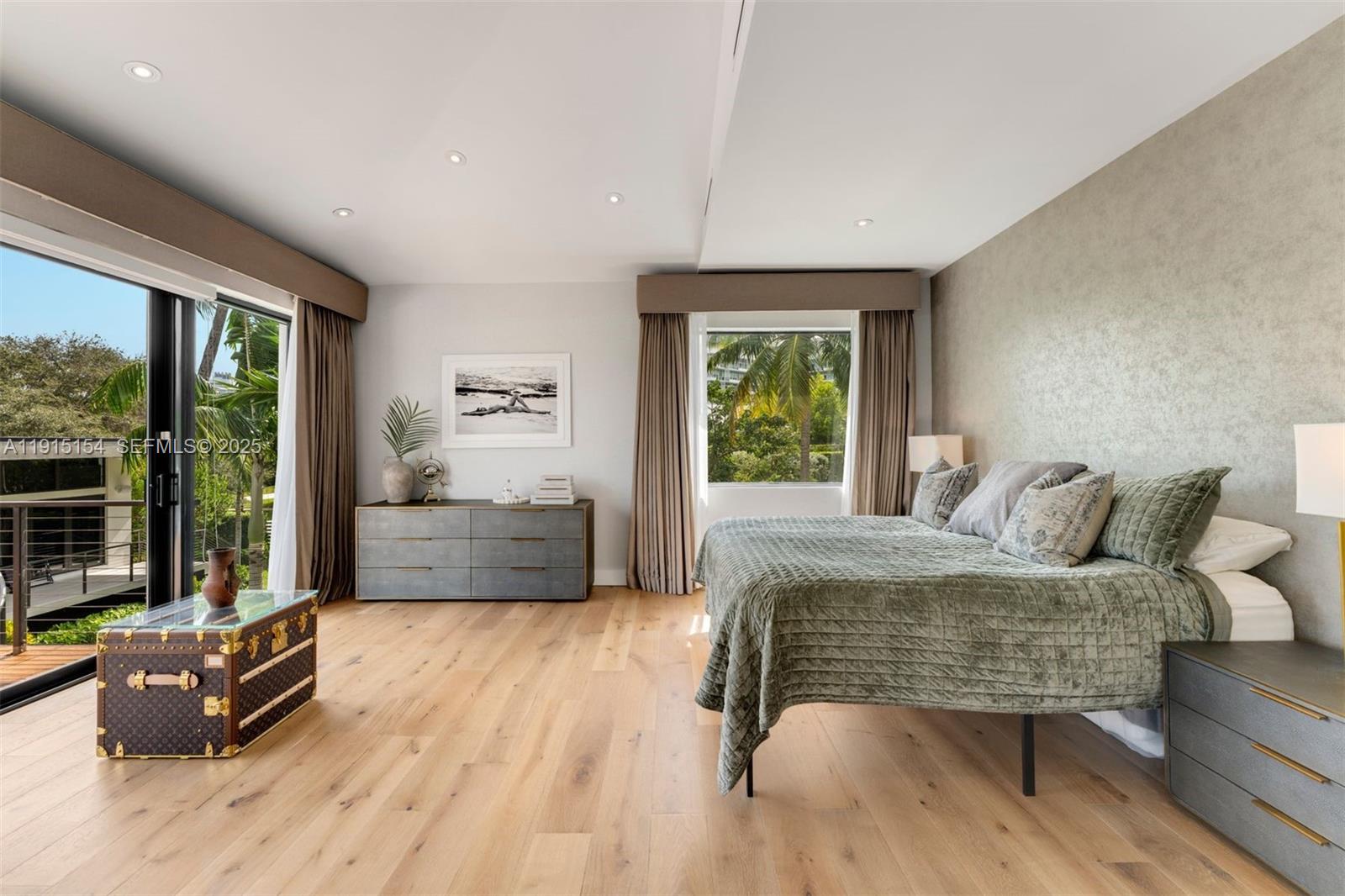 795 Lakeview Dr Miami Beach, FL 33140