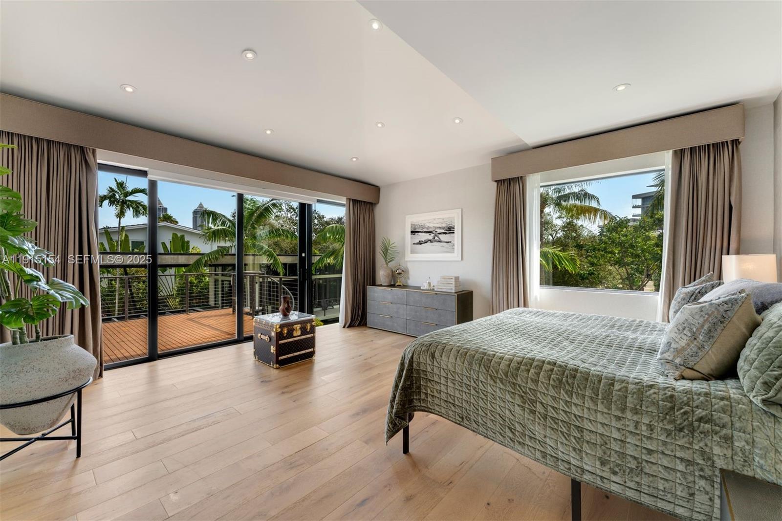 795 Lakeview Dr Miami Beach, FL 33140