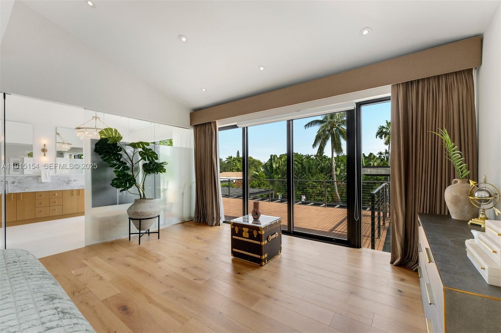 795 Lakeview Dr Miami Beach, FL 33140