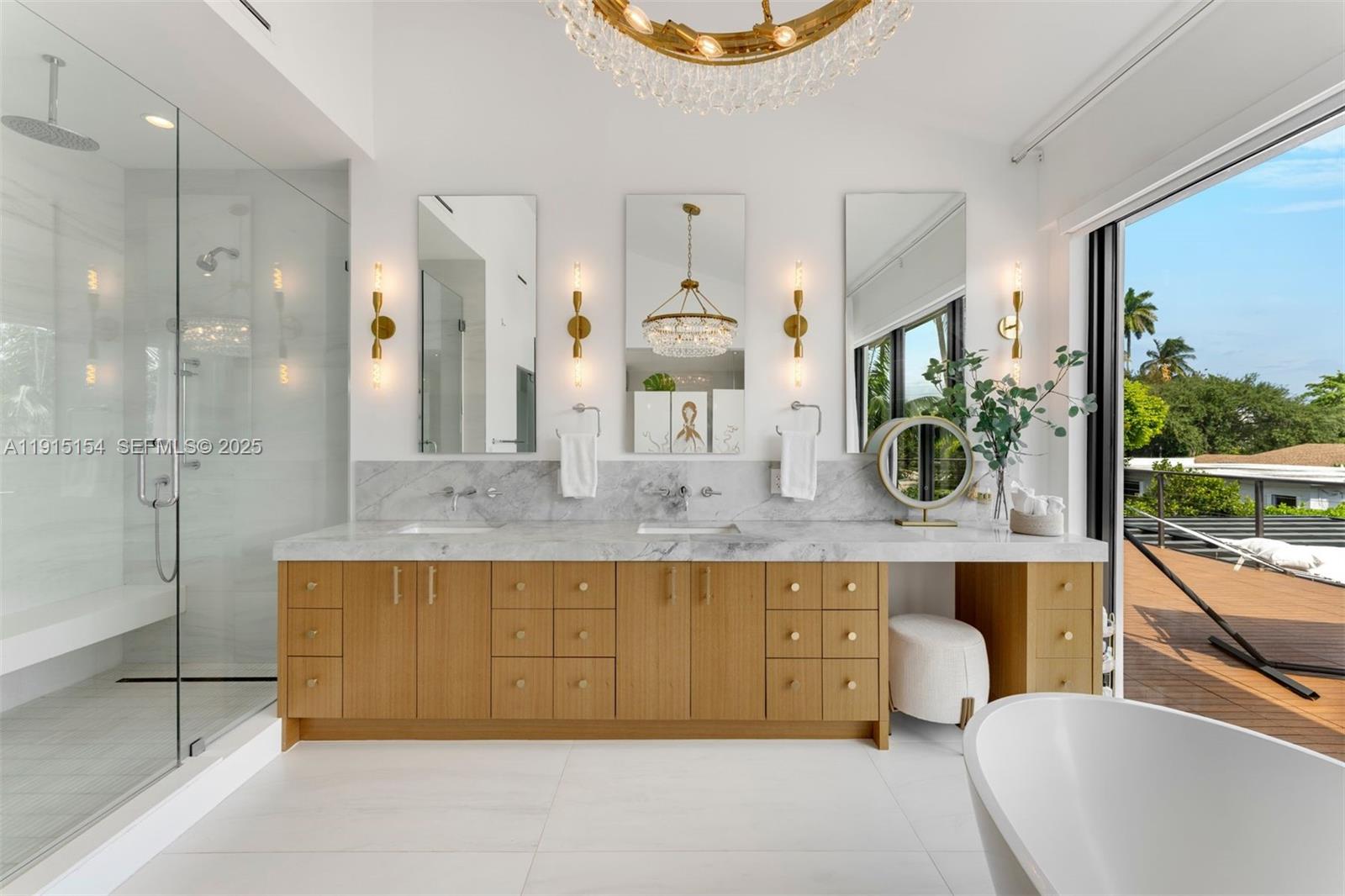 795 Lakeview Dr Miami Beach, FL 33140