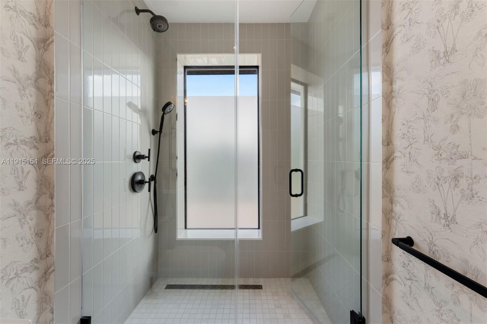 795 Lakeview Dr Miami Beach, FL 33140