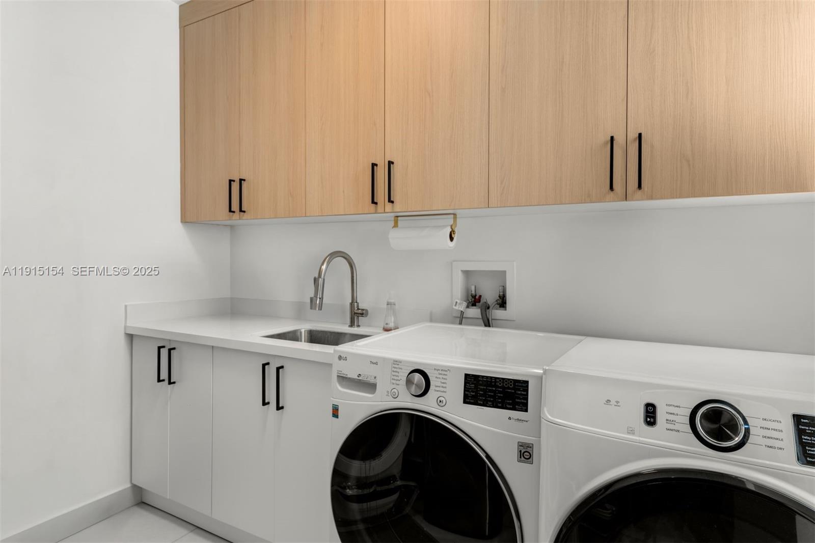 795 Lakeview Dr Miami Beach, FL 33140